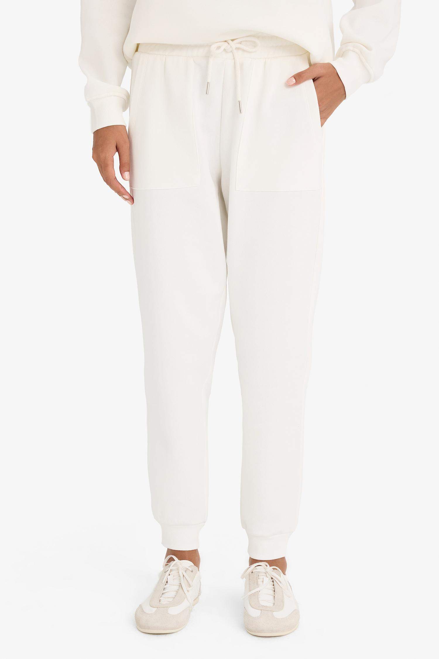 بنطرون سادة تقيل جوجر فيت بجيب وخصر عالي