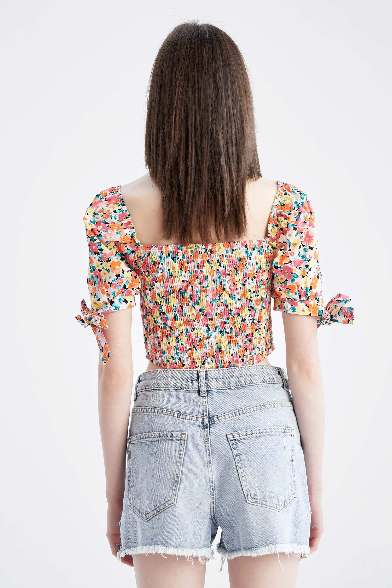 Coool қысқартылған пішім тұтас басып шығарылған шаршы ойық Қысқа жеңді Блуза