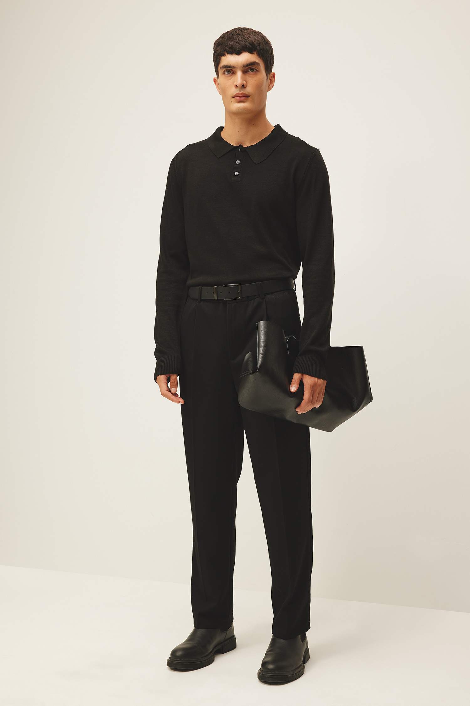 Свитер приталенного кроя с воротником поло