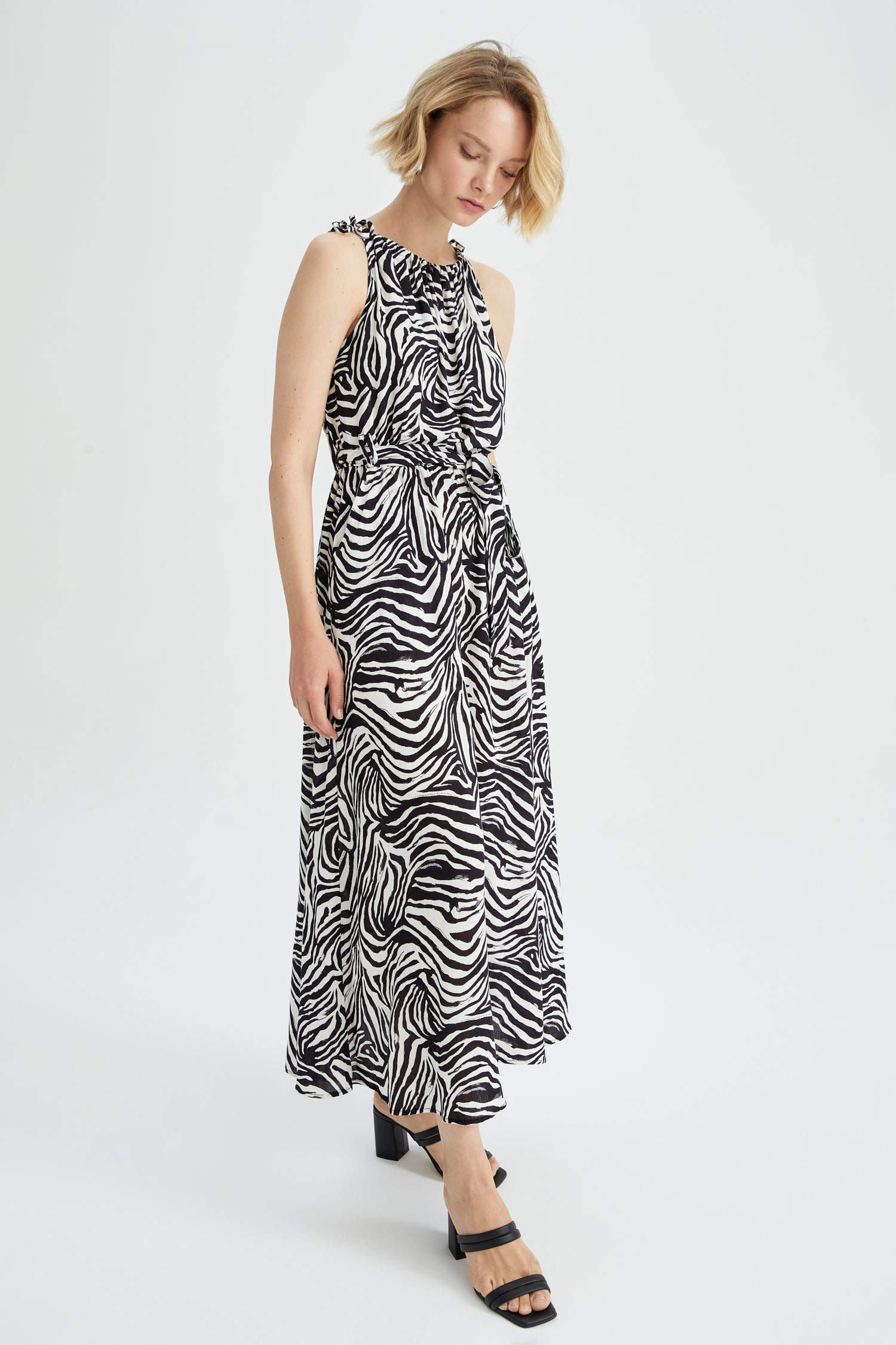 Defacto A Kesim Zebra Desenli Kuşaklı Krinkıl Midi Elbise. 7