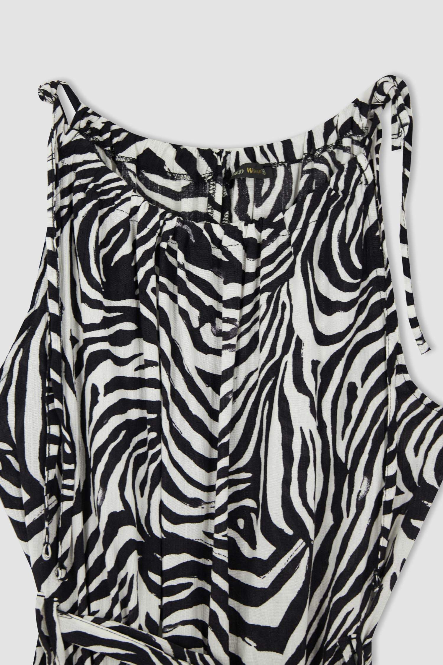 Defacto A Kesim Zebra Desenli Kuşaklı Krinkıl Midi Elbise. 4