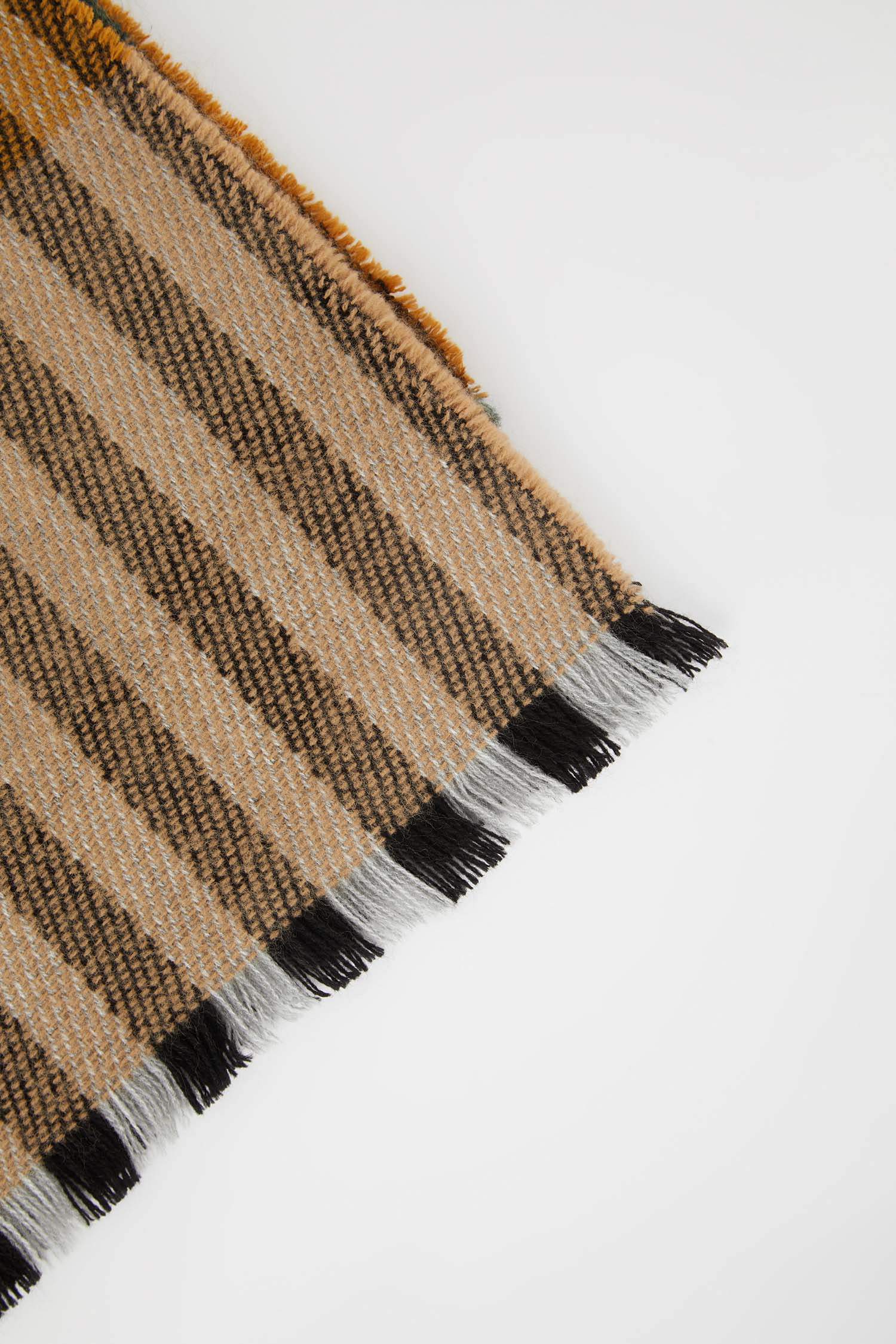 Erkek Çizgi Desenli Atkı