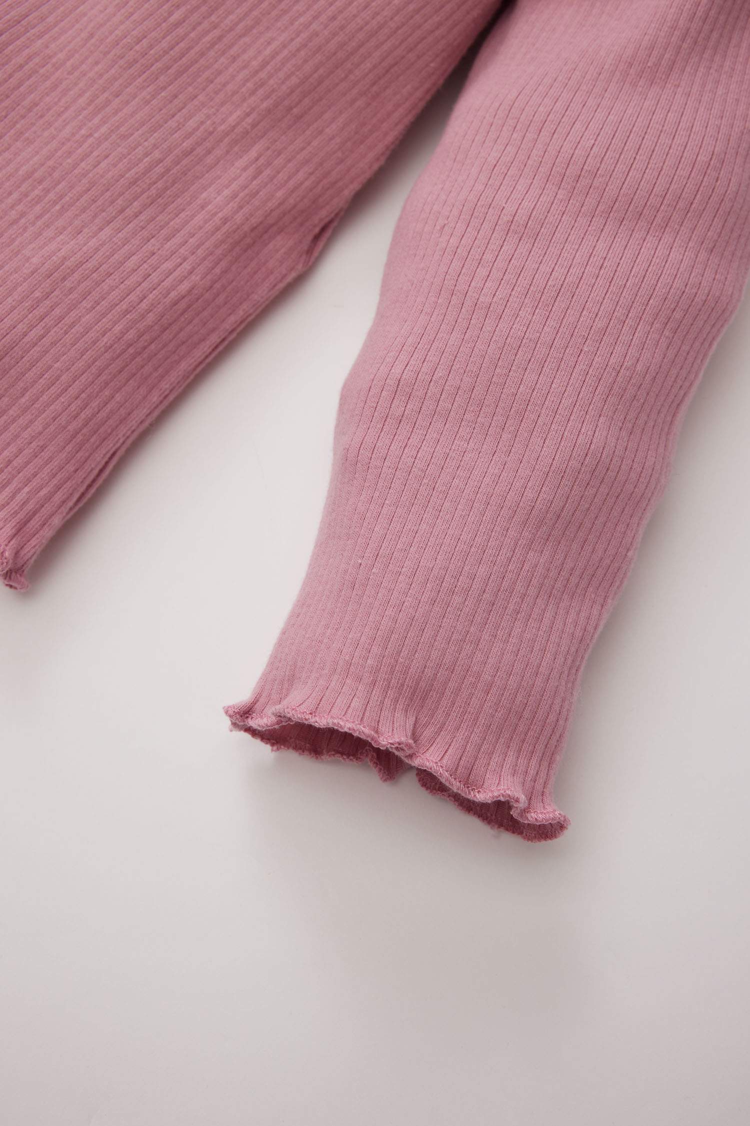 طقم تيشيرت بناتي مطبوع بأكمام طويلة و سروال