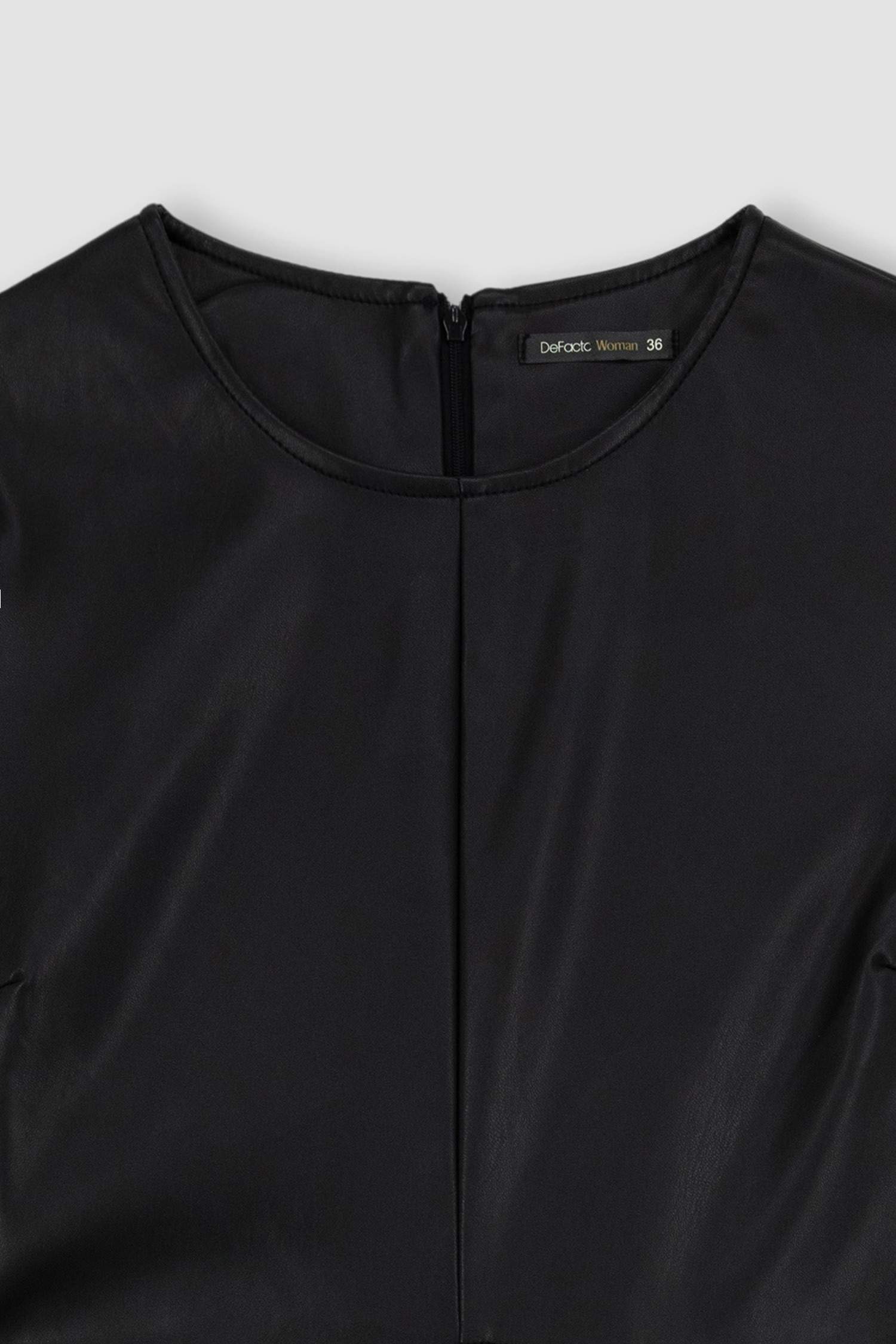 Платье миди А-силуэта из искусственной кожи