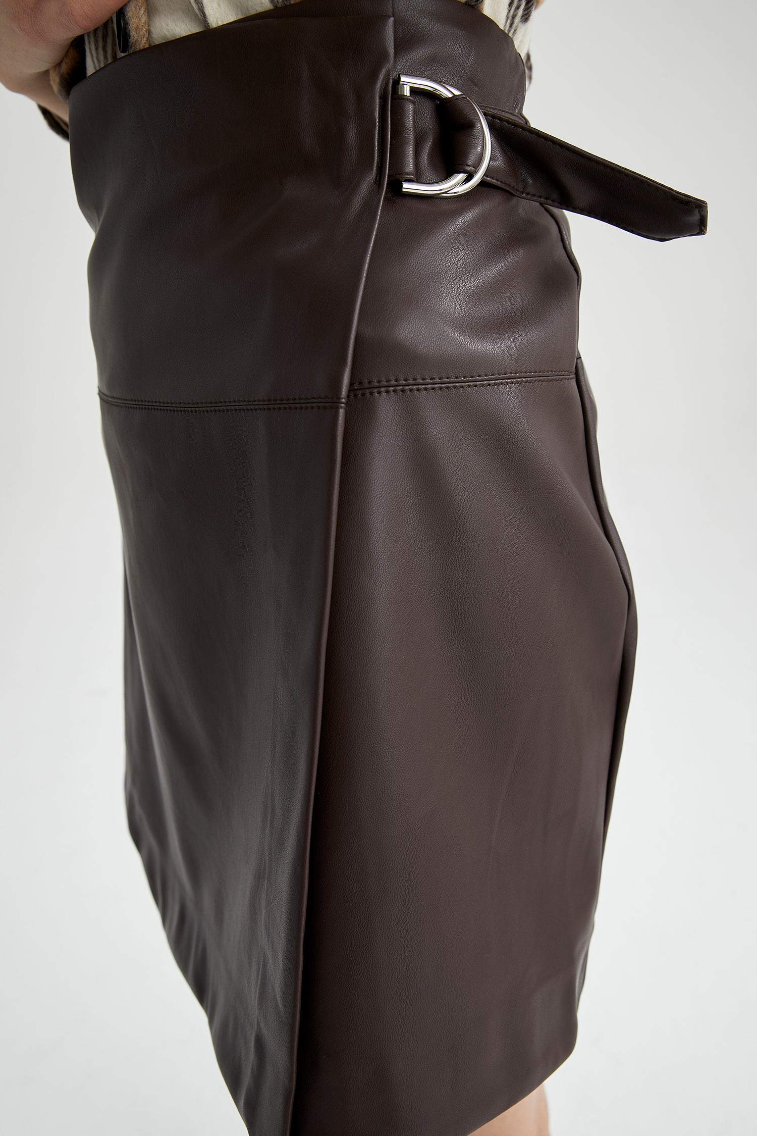 Желіде 19 жастағы кеуделі қызбен жыныстық қатынас