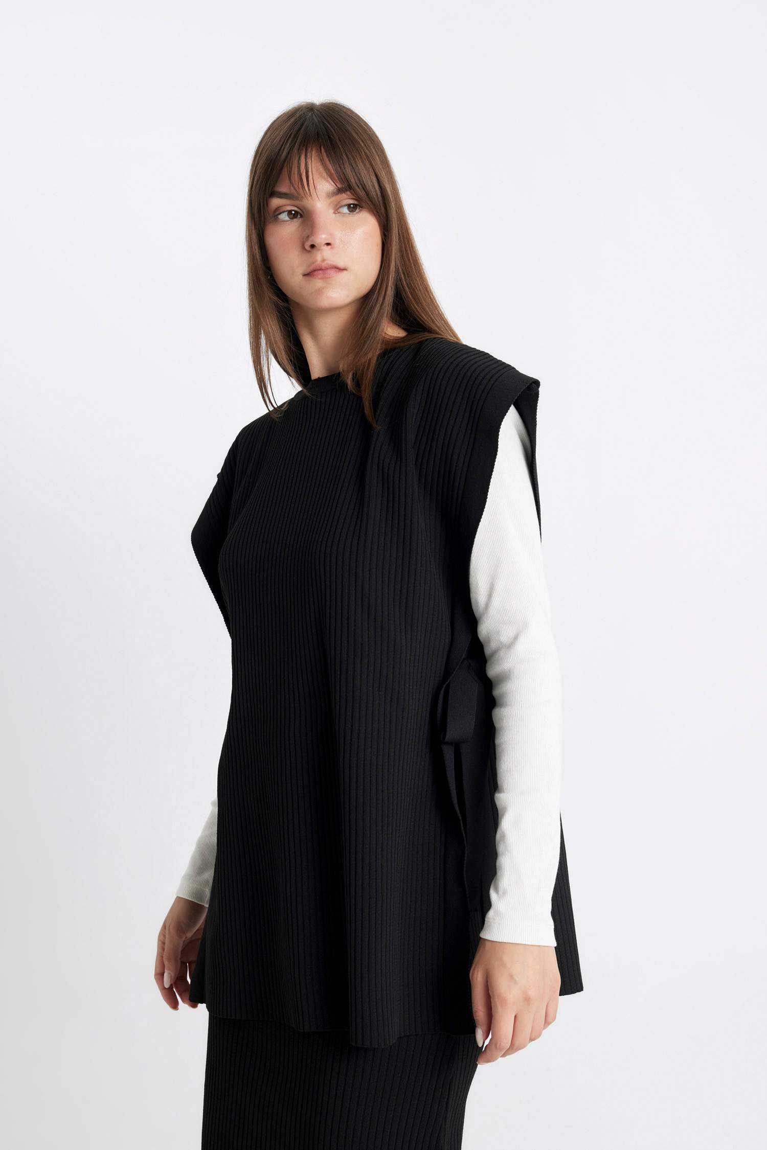 Regular Fit Bisiklet Yaka Basic Düz Yan Bağlamalı Triko Süveter