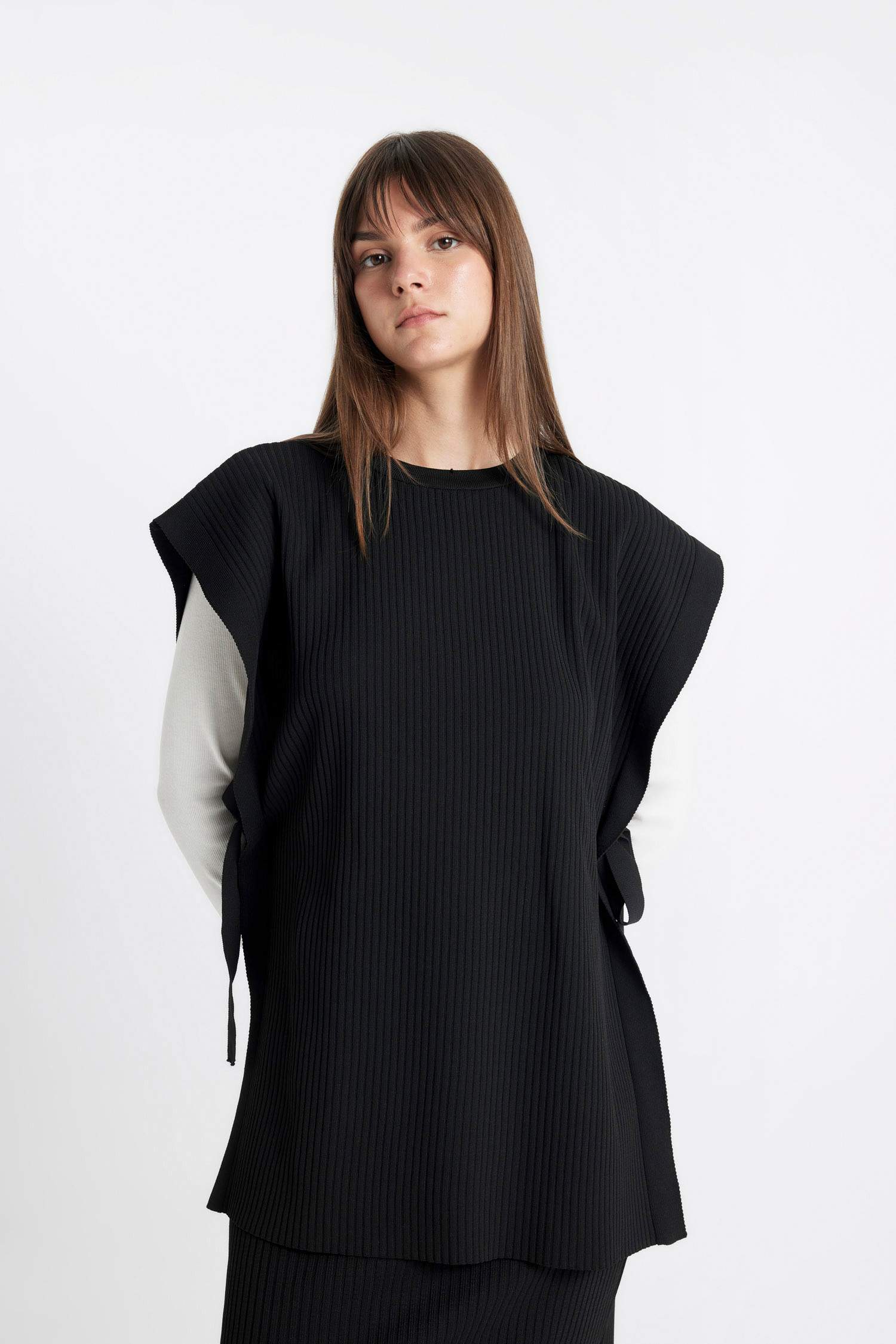 Regular Fit Bisiklet Yaka Basic Düz Yan Bağlamalı Triko Süveter