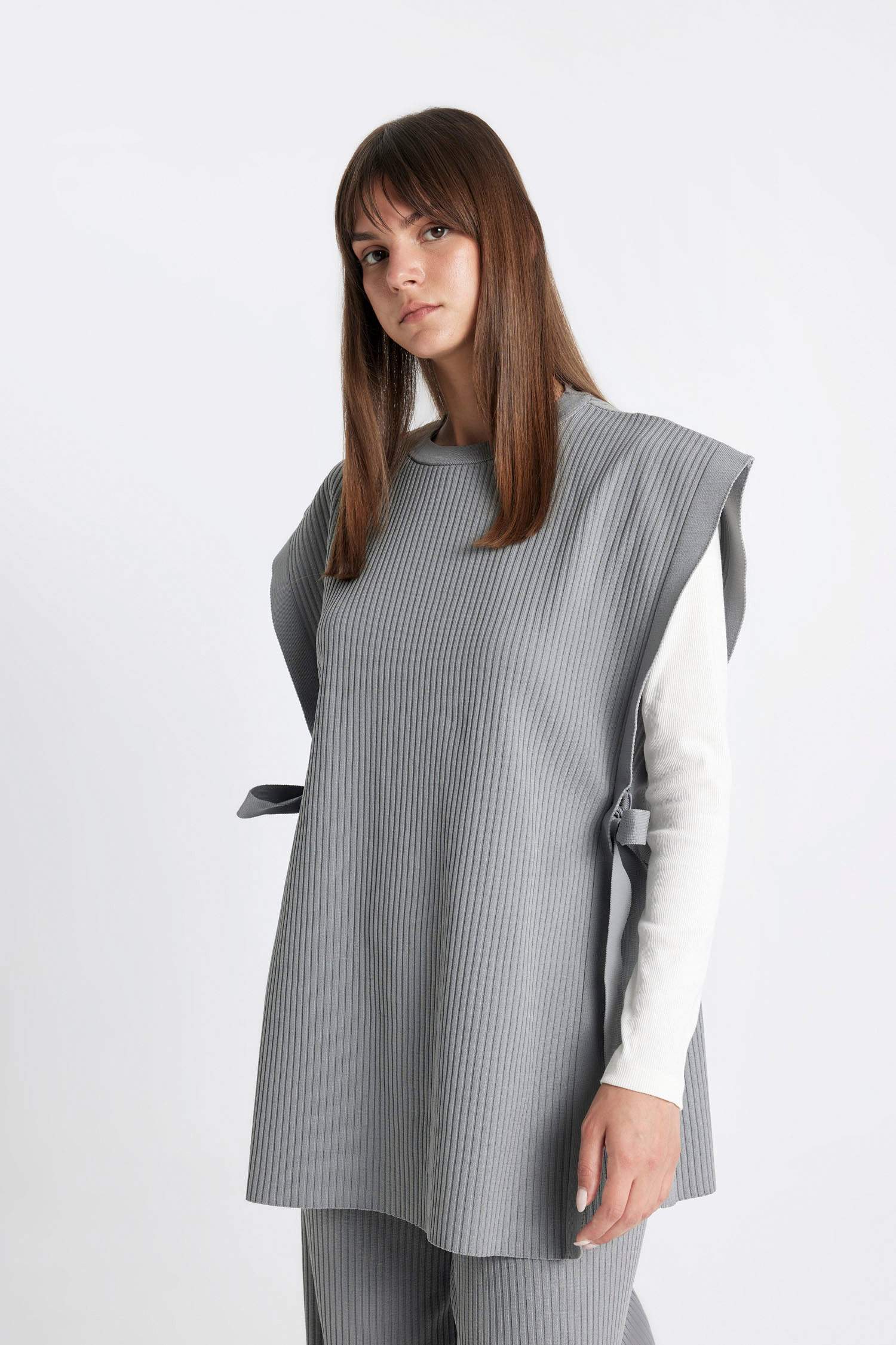 Regular Fit Bisiklet Yaka Basic Düz Yan Bağlamalı Triko Süveter