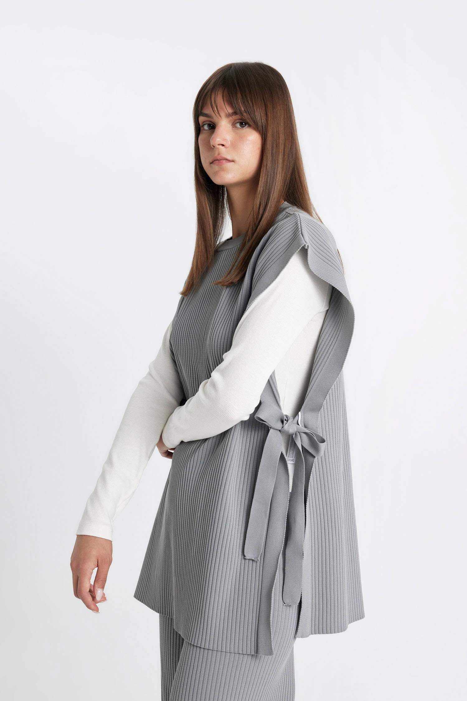 Regular Fit Bisiklet Yaka Basic Düz Yan Bağlamalı Triko Süveter