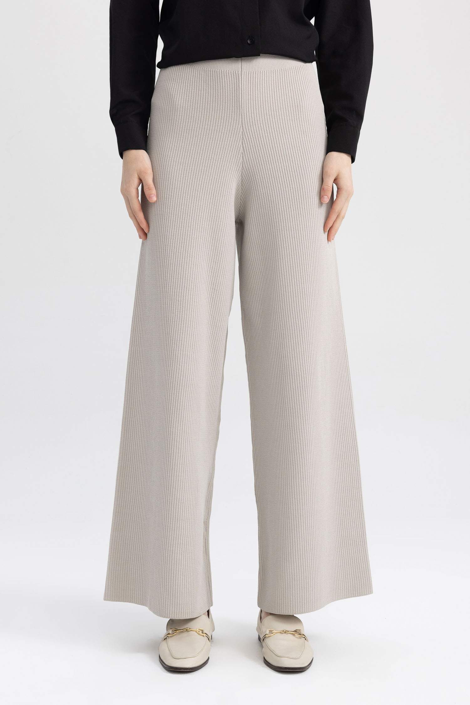 بنطلون تريكو بيزك قصة مريحة