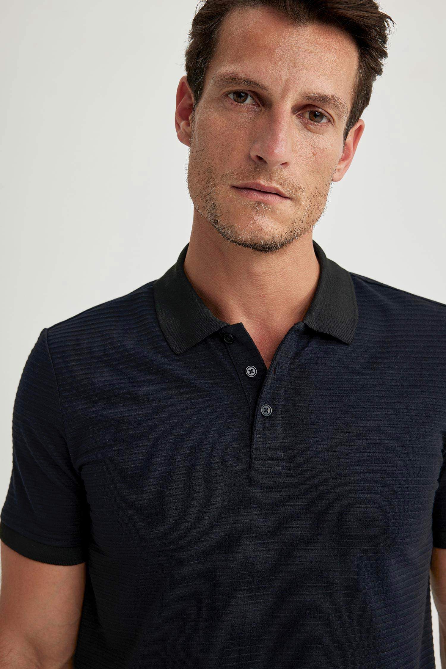 Black MEN Regular Fit Polo TShirt 2848866 DeFacto