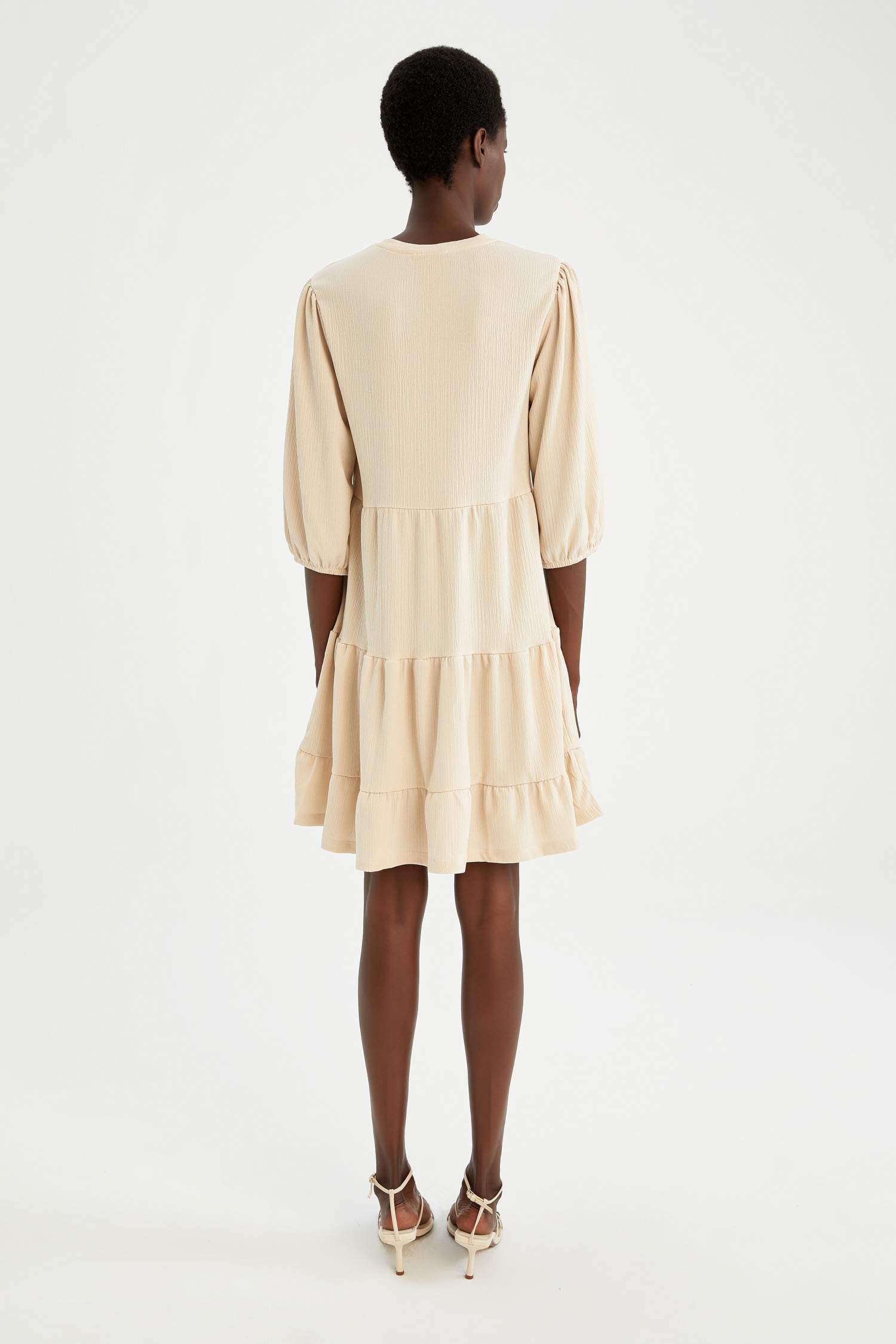 Robe Trapèze Basique À Manches Mi-Longues Et À Volants