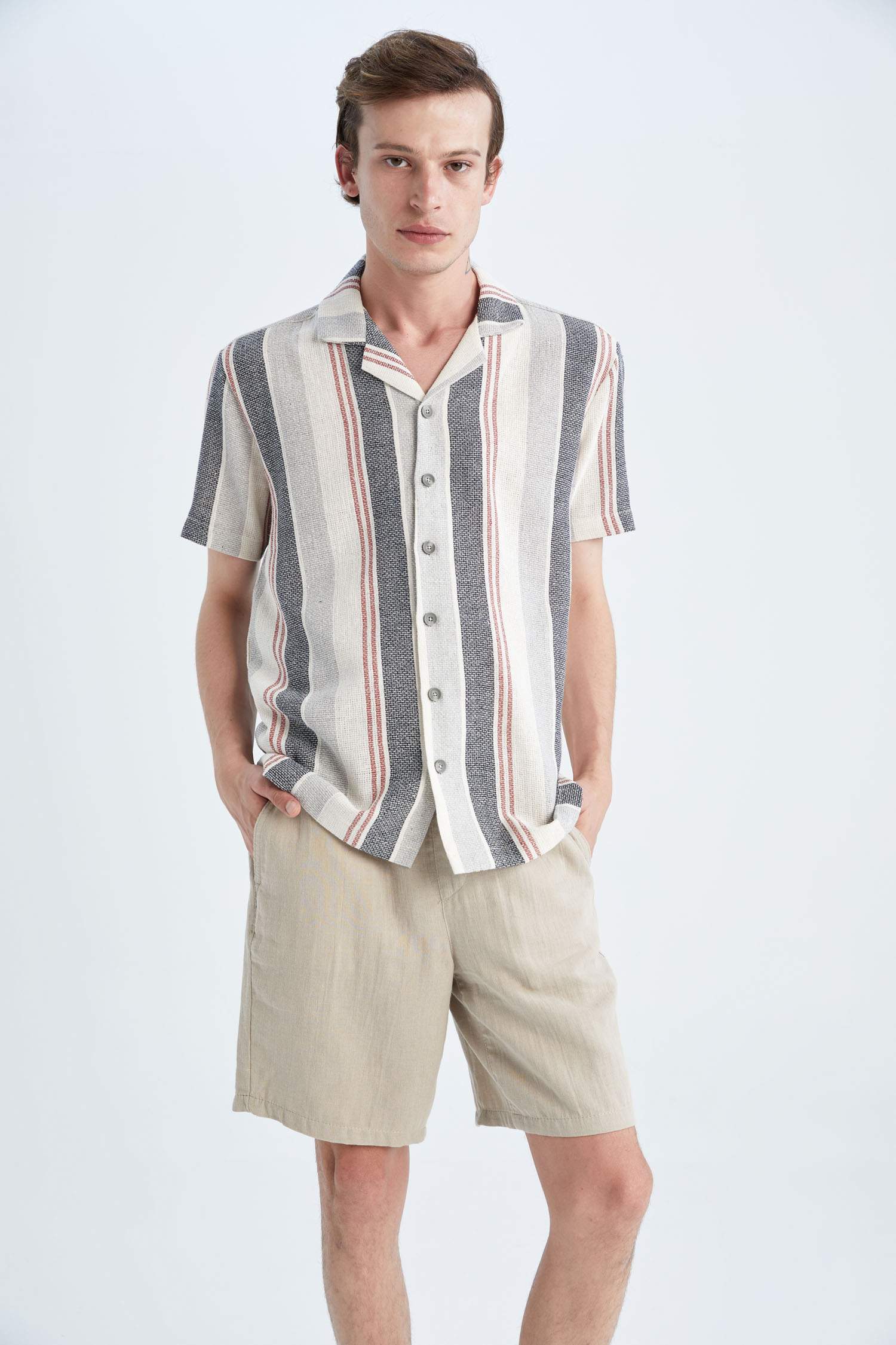 Beige MEN Regular Fit Short Sleeve Shirt 2565425 | DeFacto