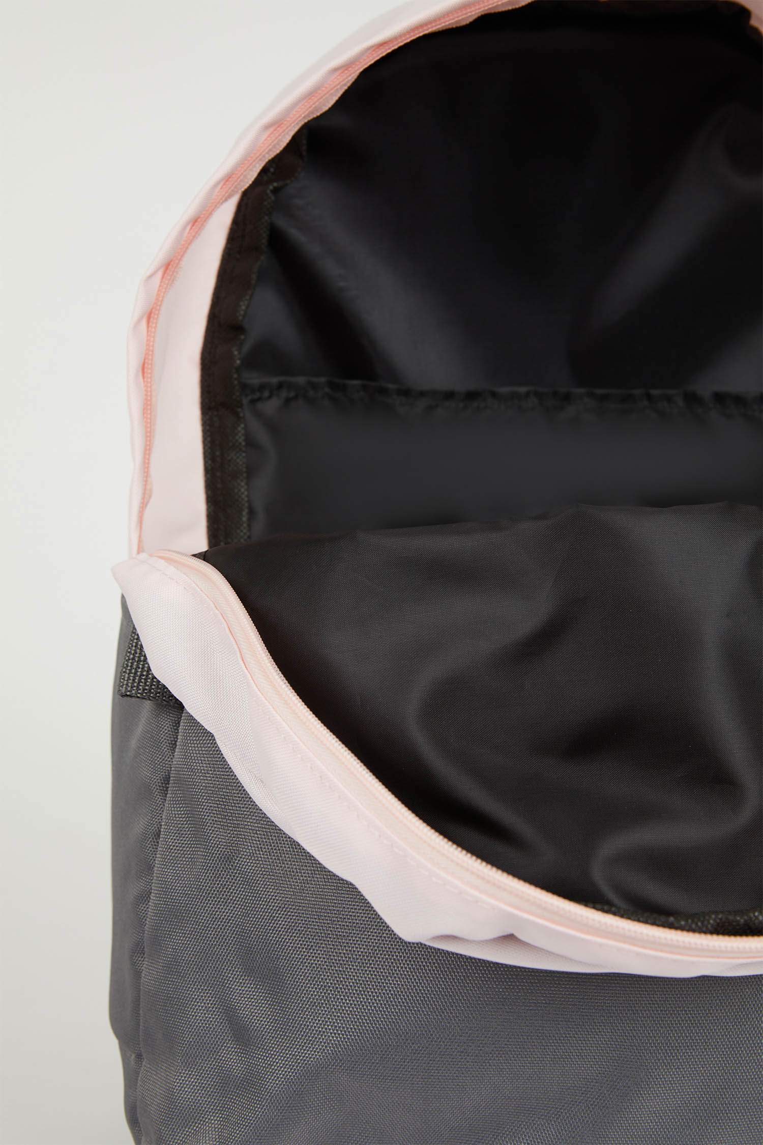 Kadın Sırt Çantası