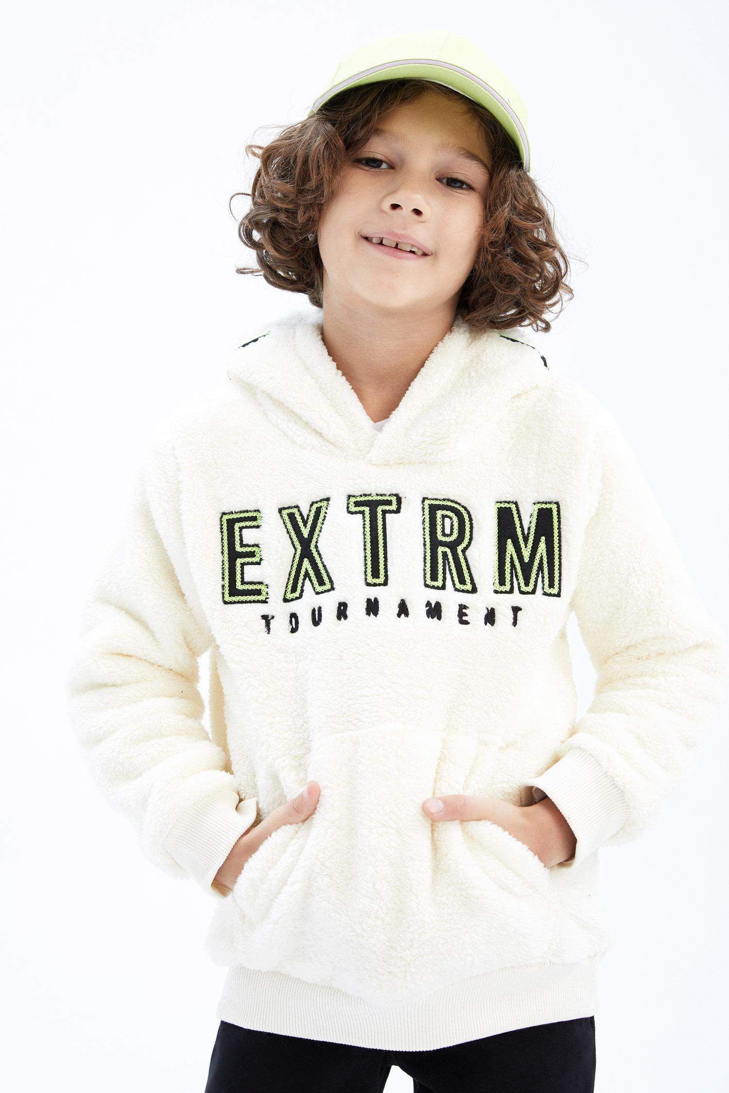 سويت شيرت ولادي صوفي  بقصة عادية بغطاء للرأس بجيب الكنغر