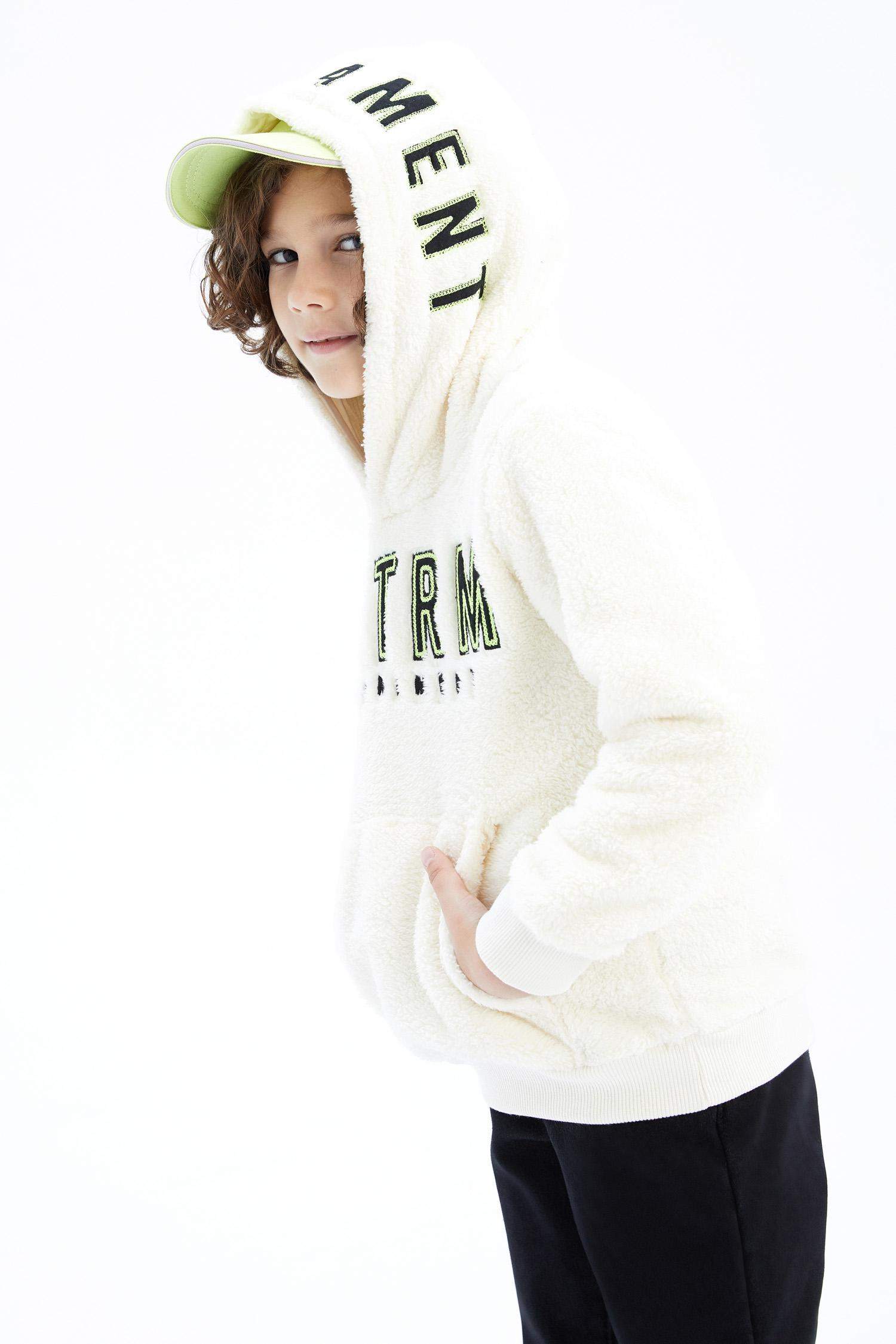 سويت شيرت ولادي صوفي  بقصة عادية بغطاء للرأس بجيب الكنغر