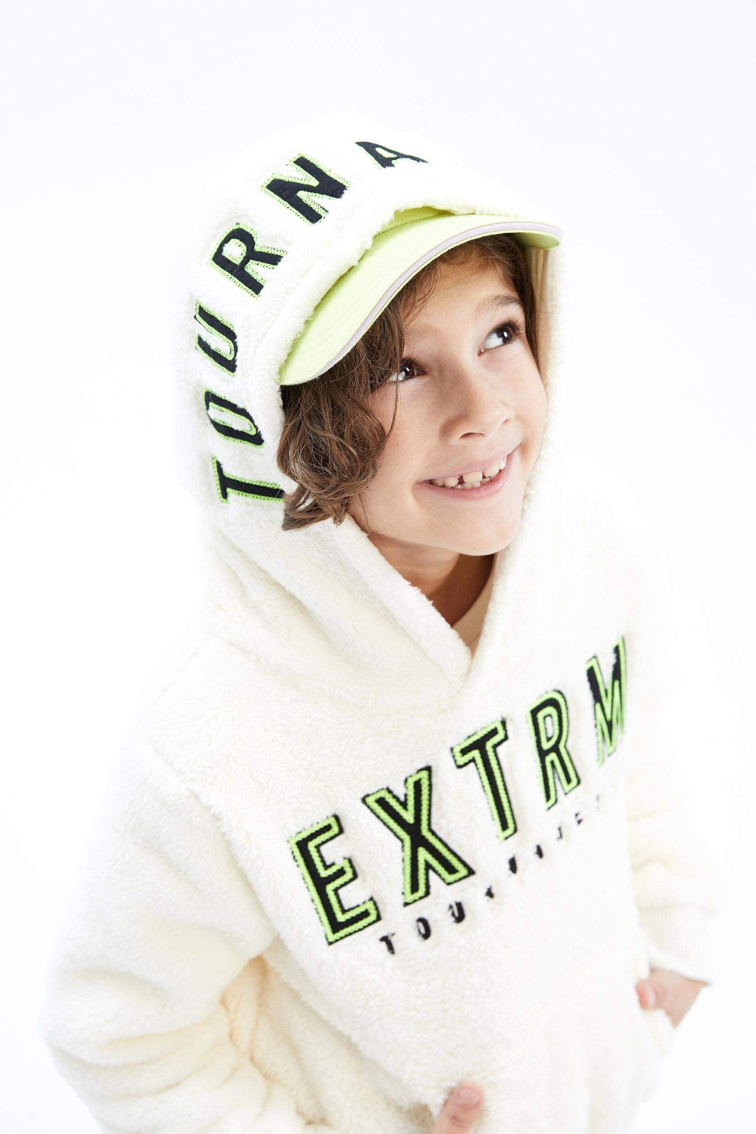 سويت شيرت ولادي صوفي  بقصة عادية بغطاء للرأس بجيب الكنغر