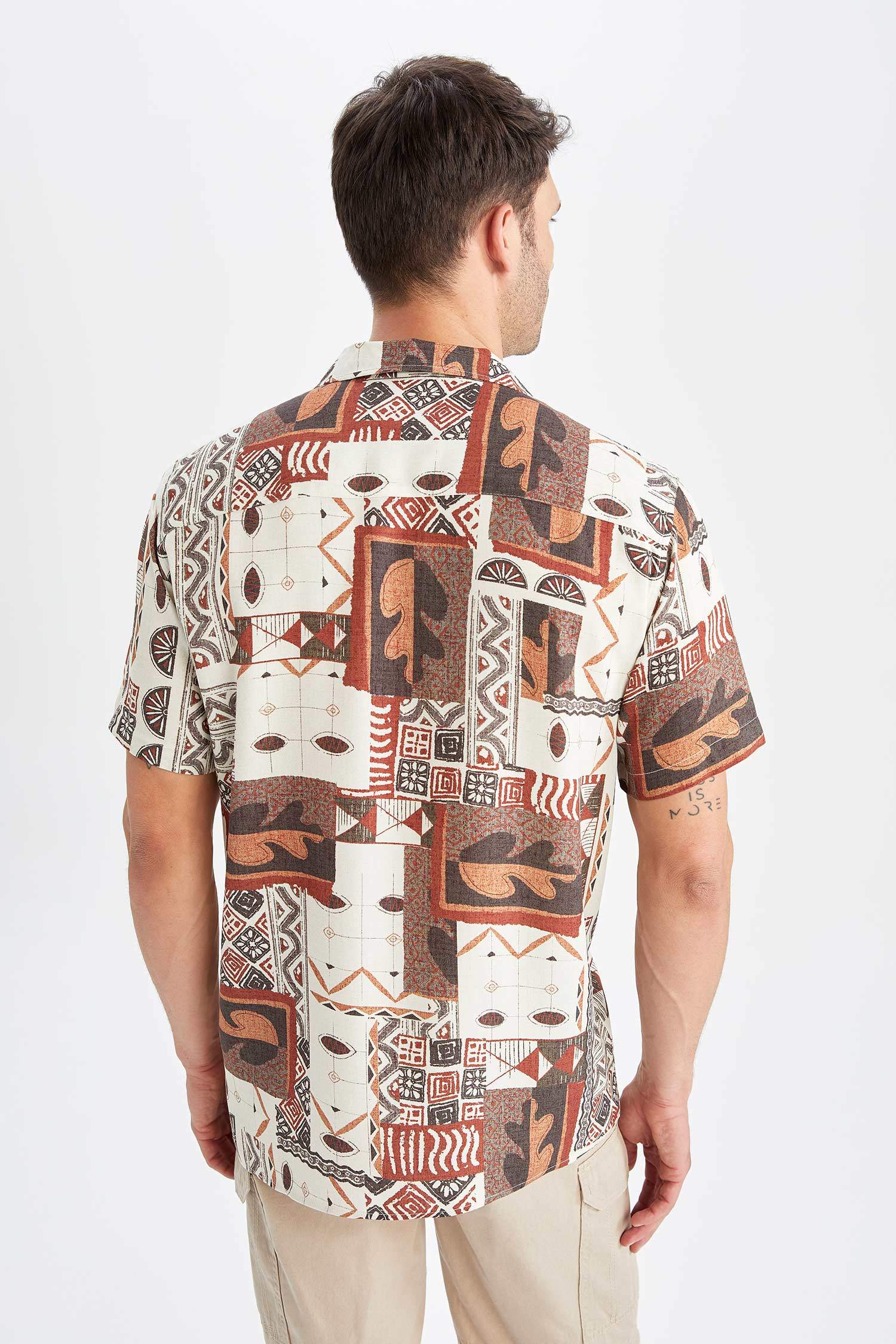 Defacto Modern Fit Apaş Yaka Kısa Kollu Viskon Hawaii Gömlek. 10
