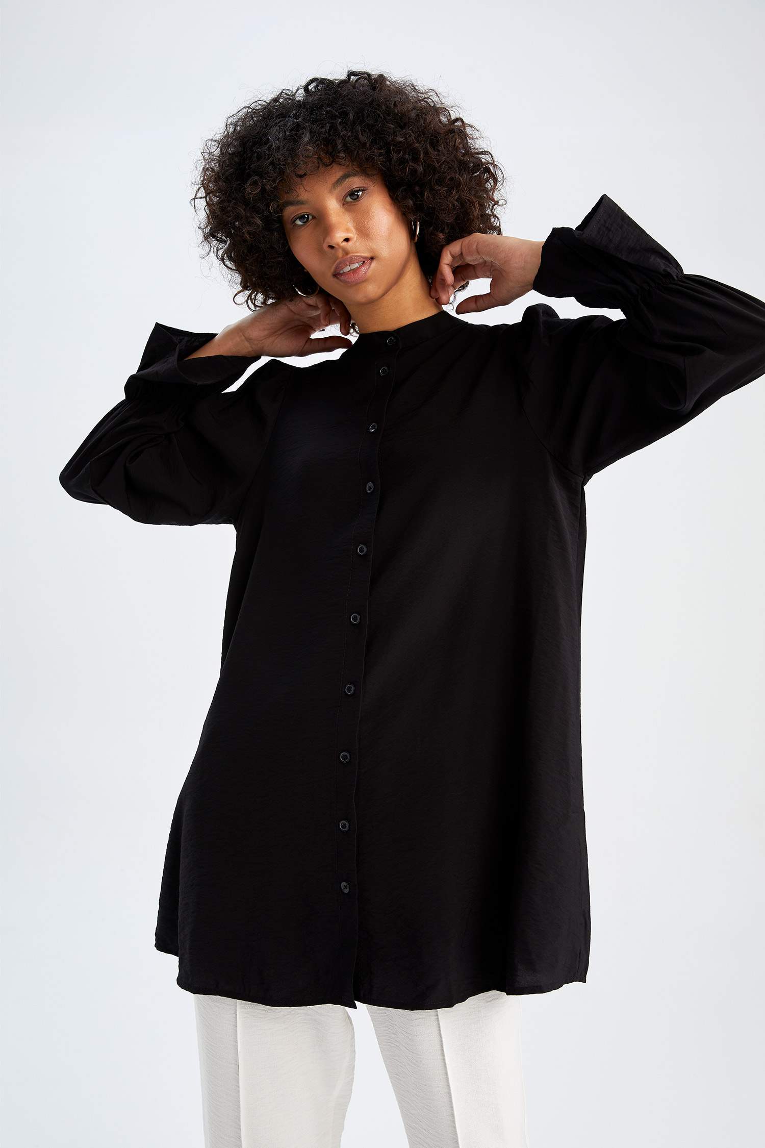 تونيك قصة عادية بياقة مستديرة