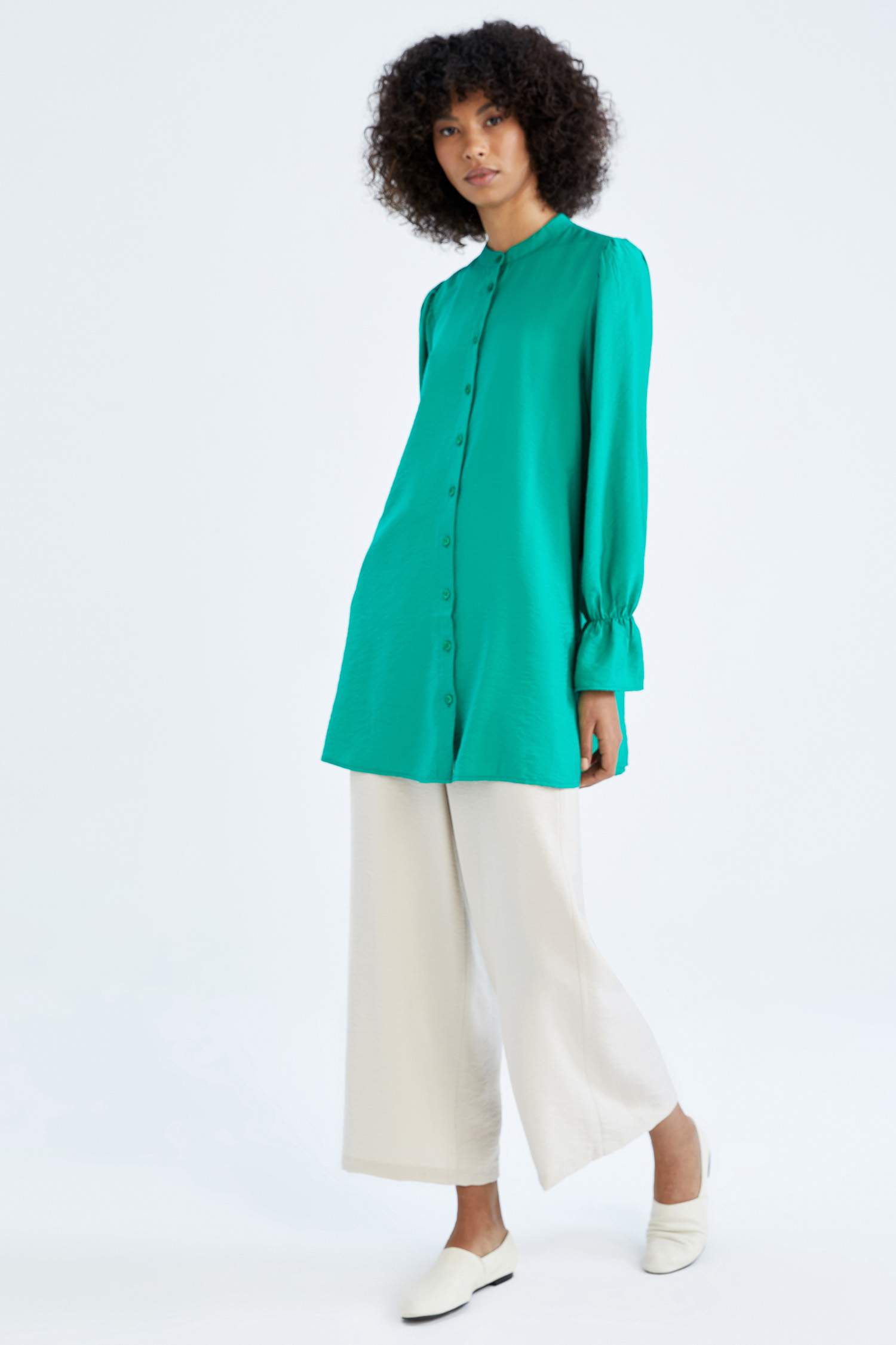 تونيك قصة عادية بياقة مستديرة