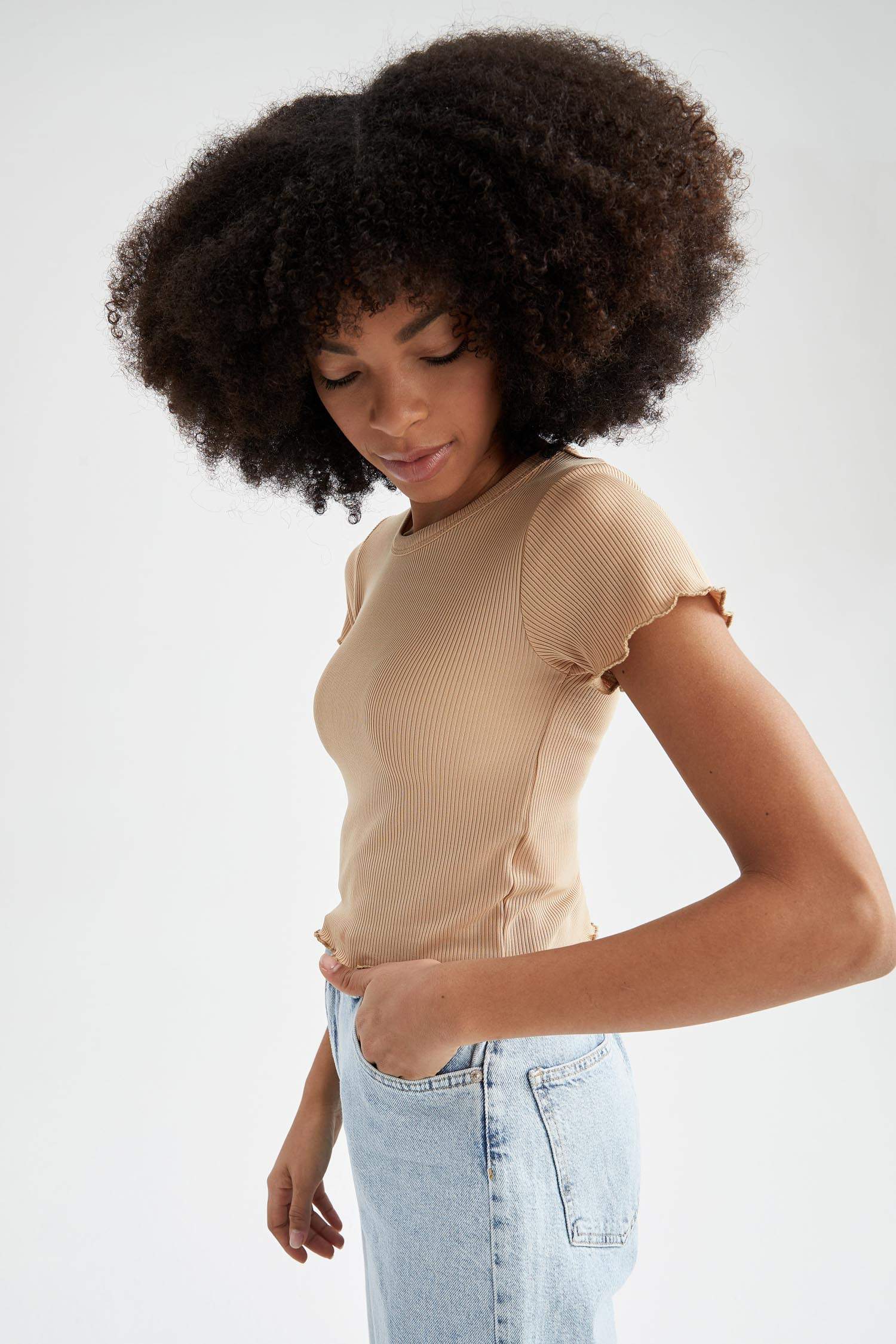 Coool Fitted Crop Bisiklet Yaka Kısa Kollu Fitilli Tişört