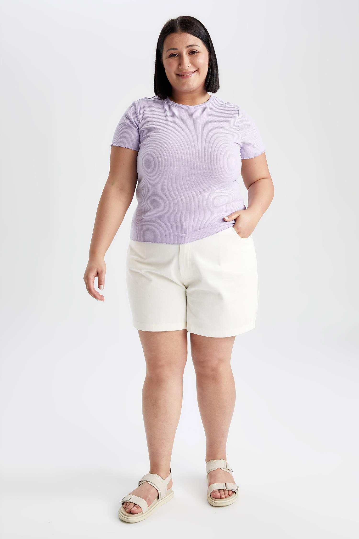 تي شيرت بيزك أوفر سايز مقاس كبير بقصة عادية