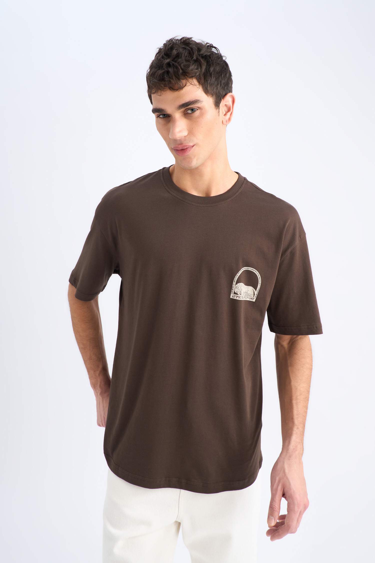 %100 Pamuk Oversize Geniş Kalıp Bisiklet Yaka Sırt Baskılı Kısa Kollu Tişört