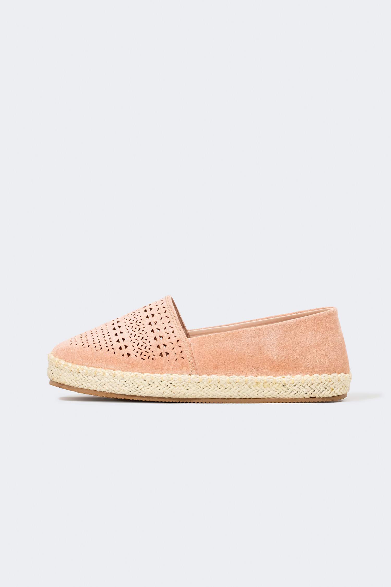 flat sole casual shoes