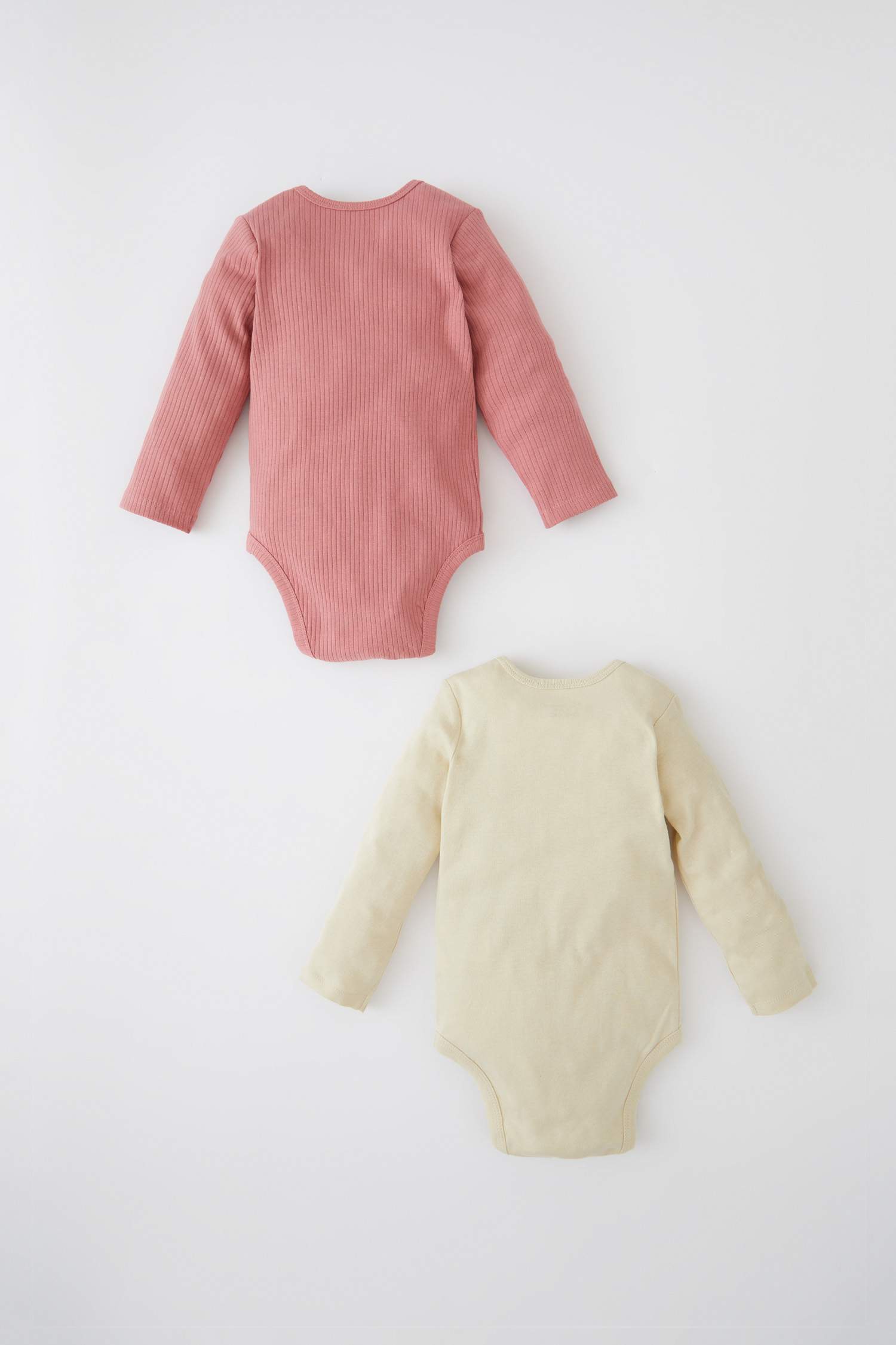 بودي سوت كم طويل مضلع برقبة ظرف من قطعتين