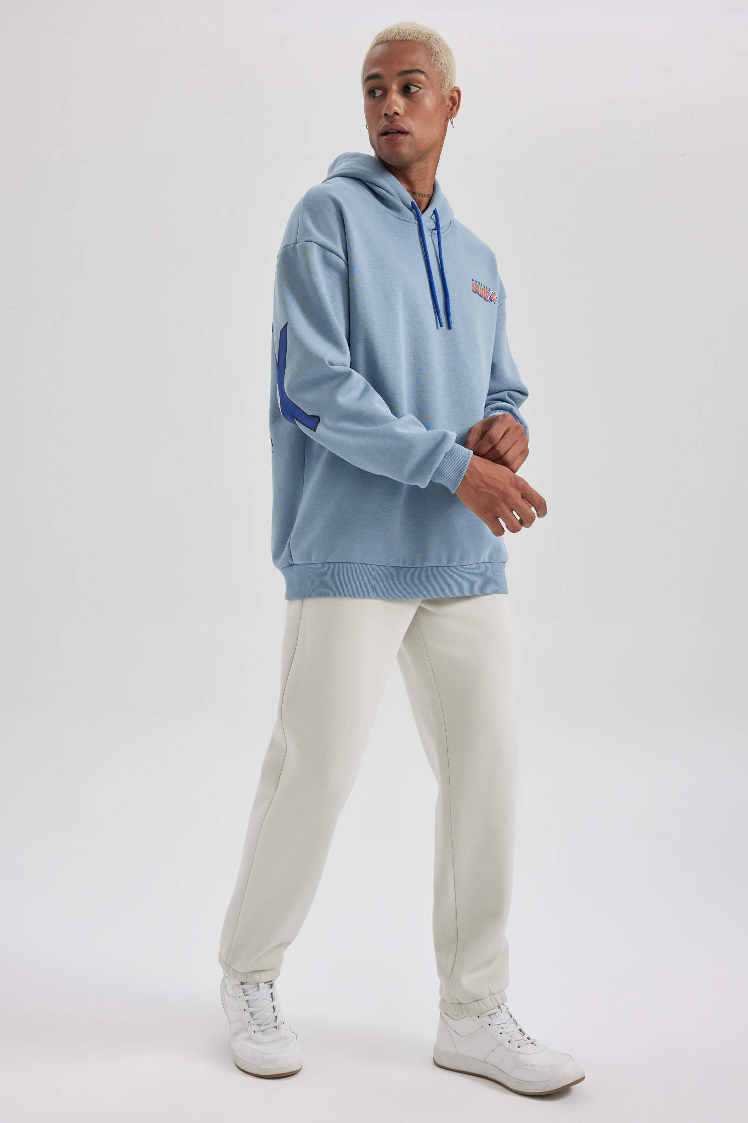 Blue MAN Comfort Fit Licensed by NBA Phoenix Suns Long Sleeve Sweatshirt  2905012