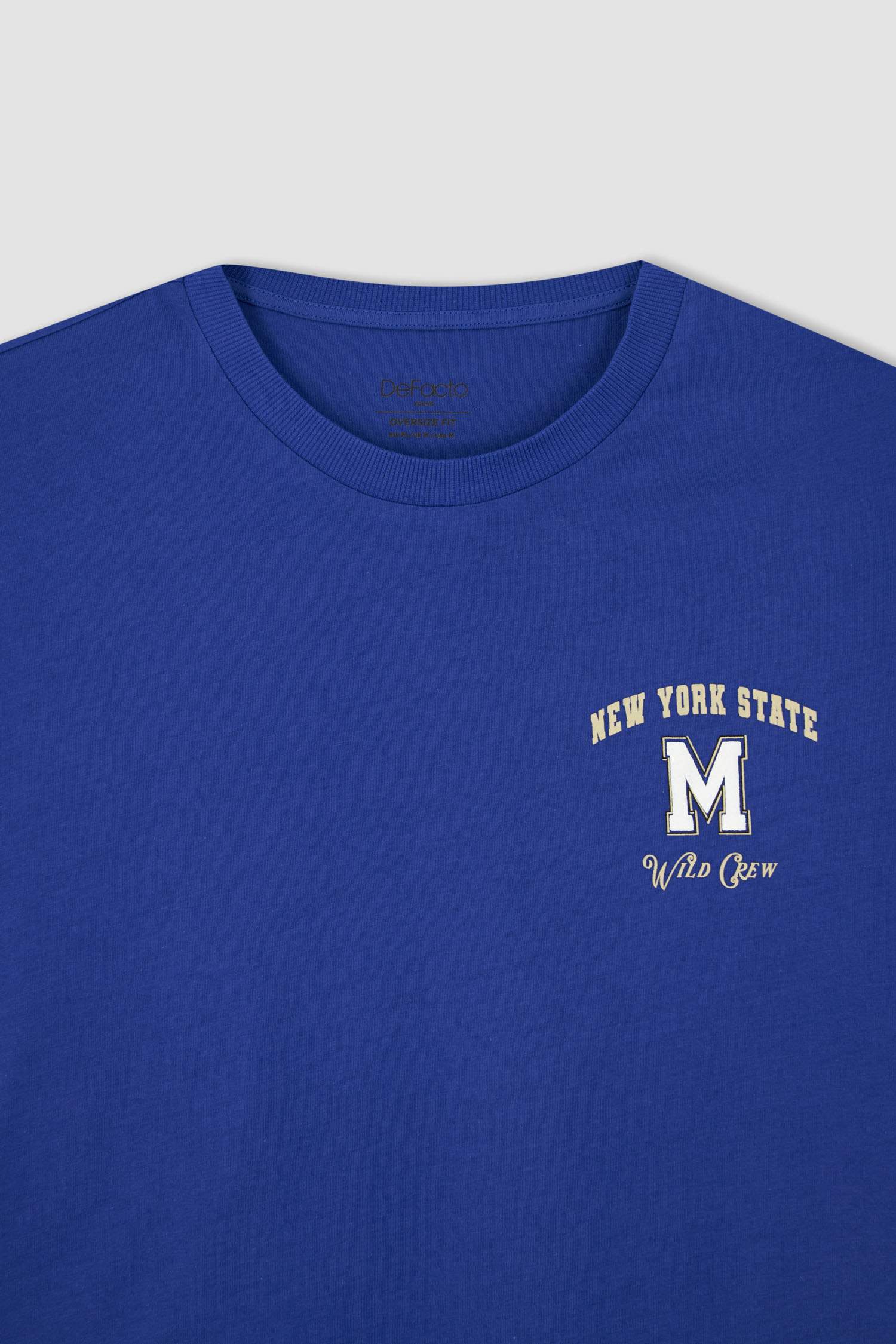 Футболка оверсайз с круглым вырезом и принтом на спине