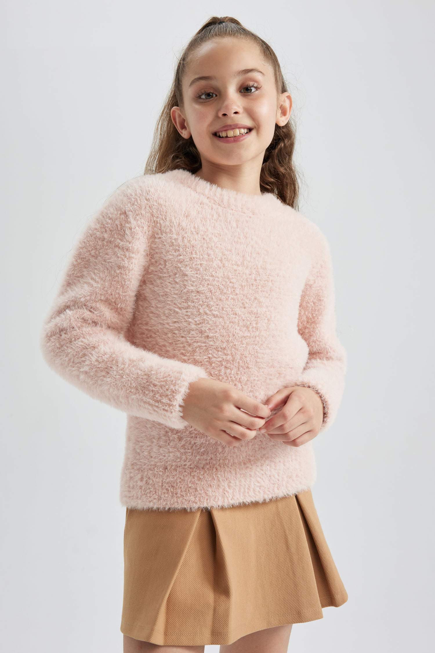 Пуловер стандартного крою з круглим вирізом трикотажний для дівчаток