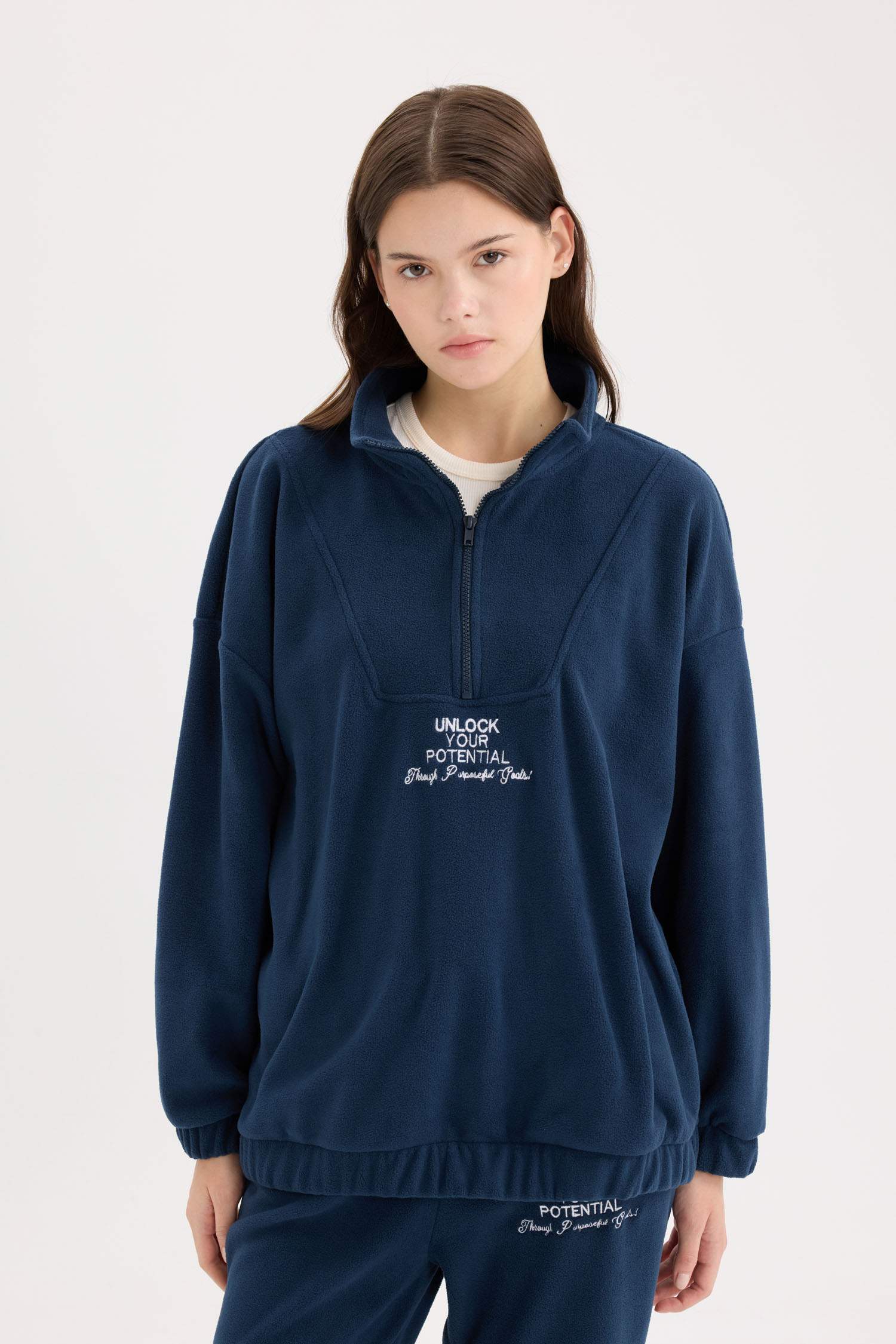 Oversize Fit Long Sleeve Sweatshirt