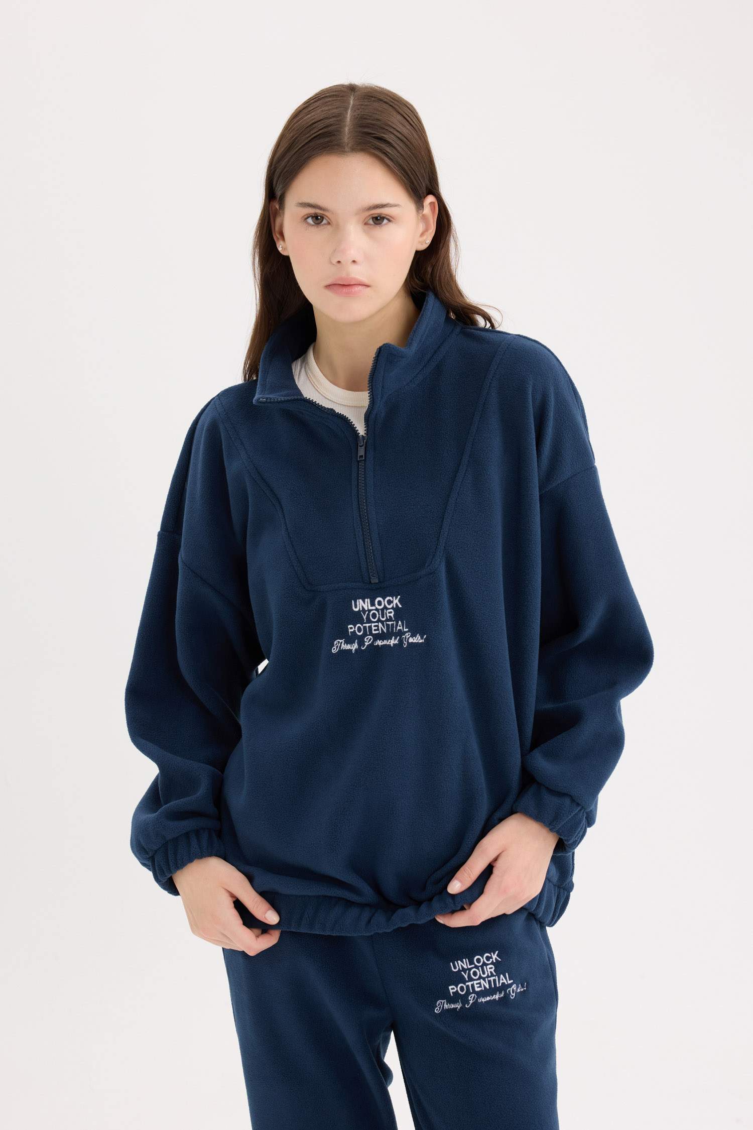 Oversize Fit Long Sleeve Sweatshirt
