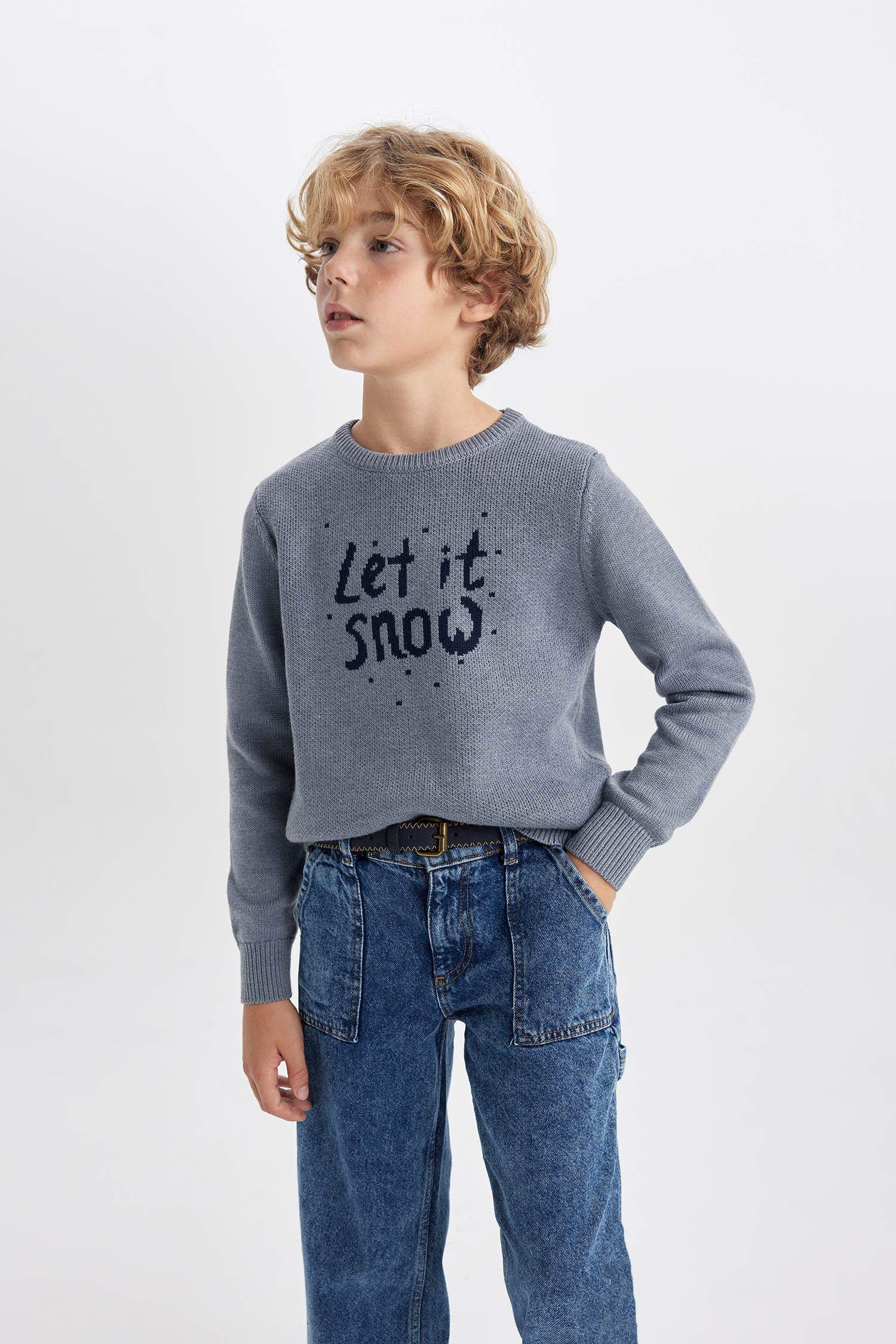 Свитер стандартного кроя с круглым вырезом для мальчиков