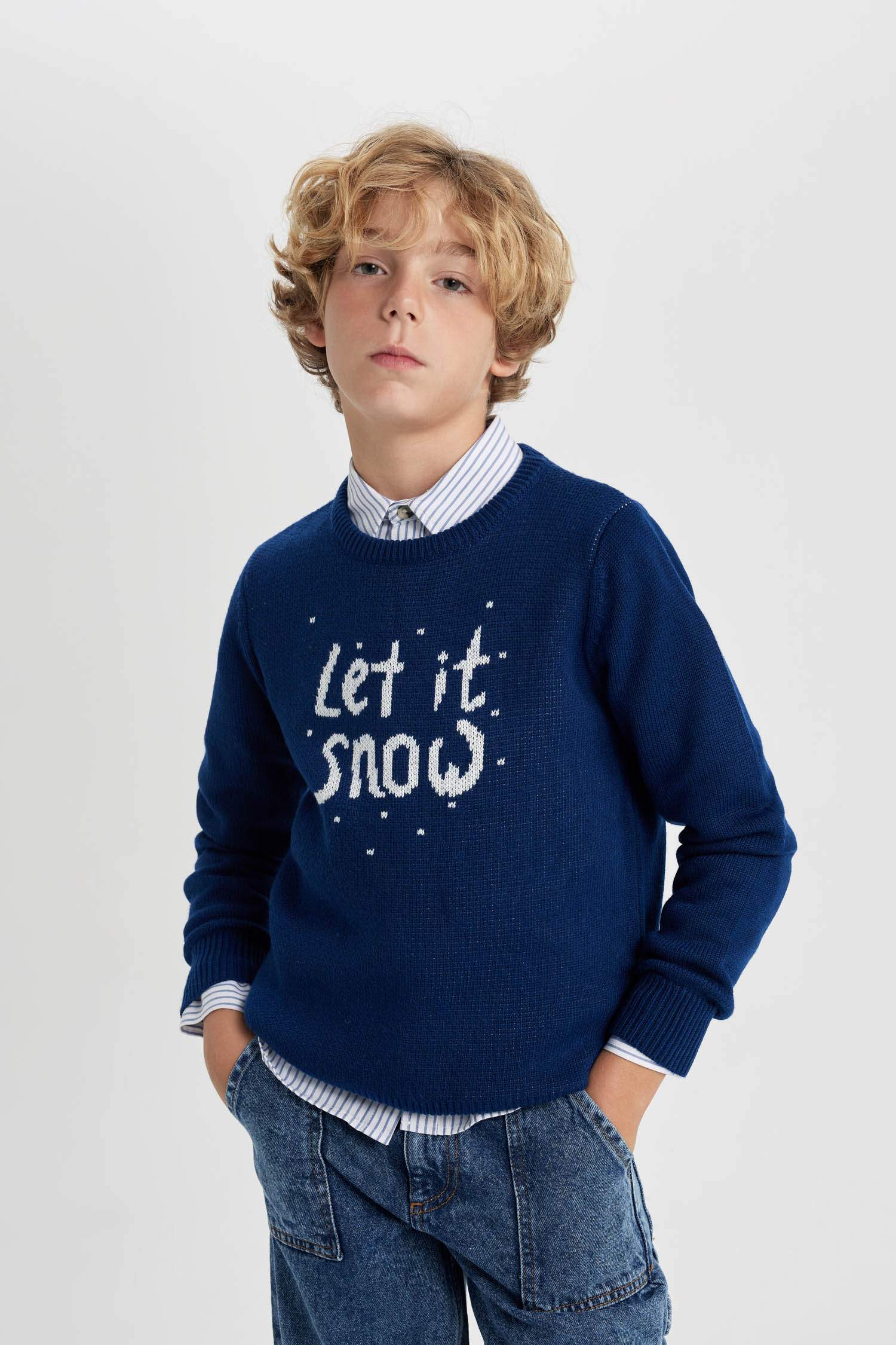 Свитер стандартного кроя с круглым вырезом для мальчиков