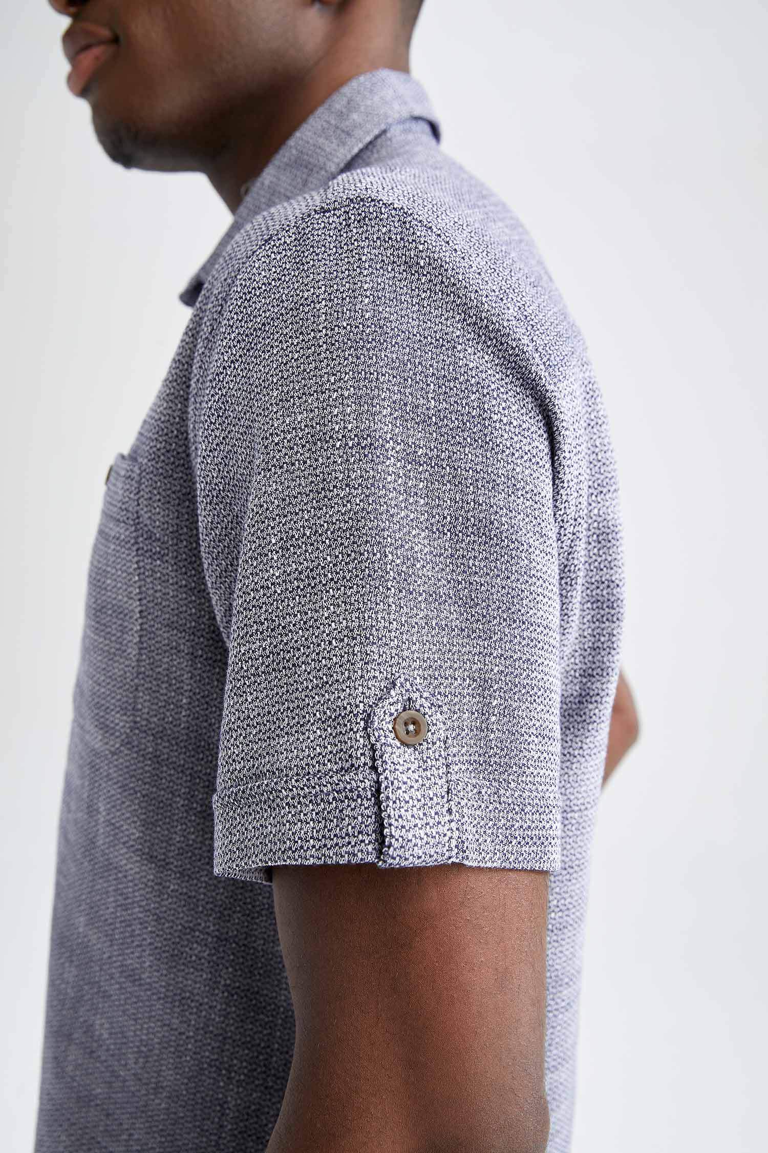 Рубашка с коротким рукавом стандартного кроя для мужчин