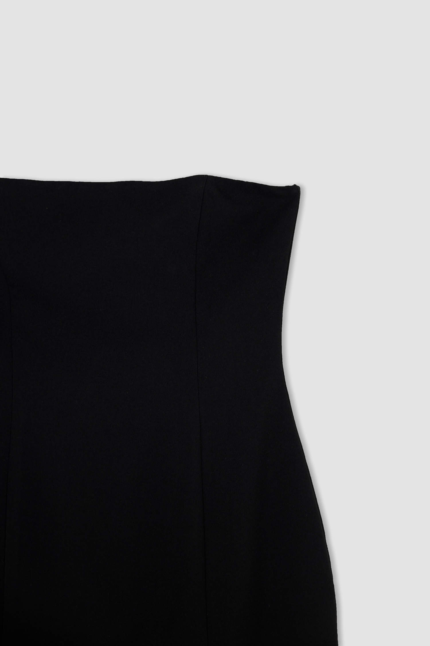 Defacto Nihan Peker Tasarım Straplez Tüy Detaylı Midi Elbise. 5