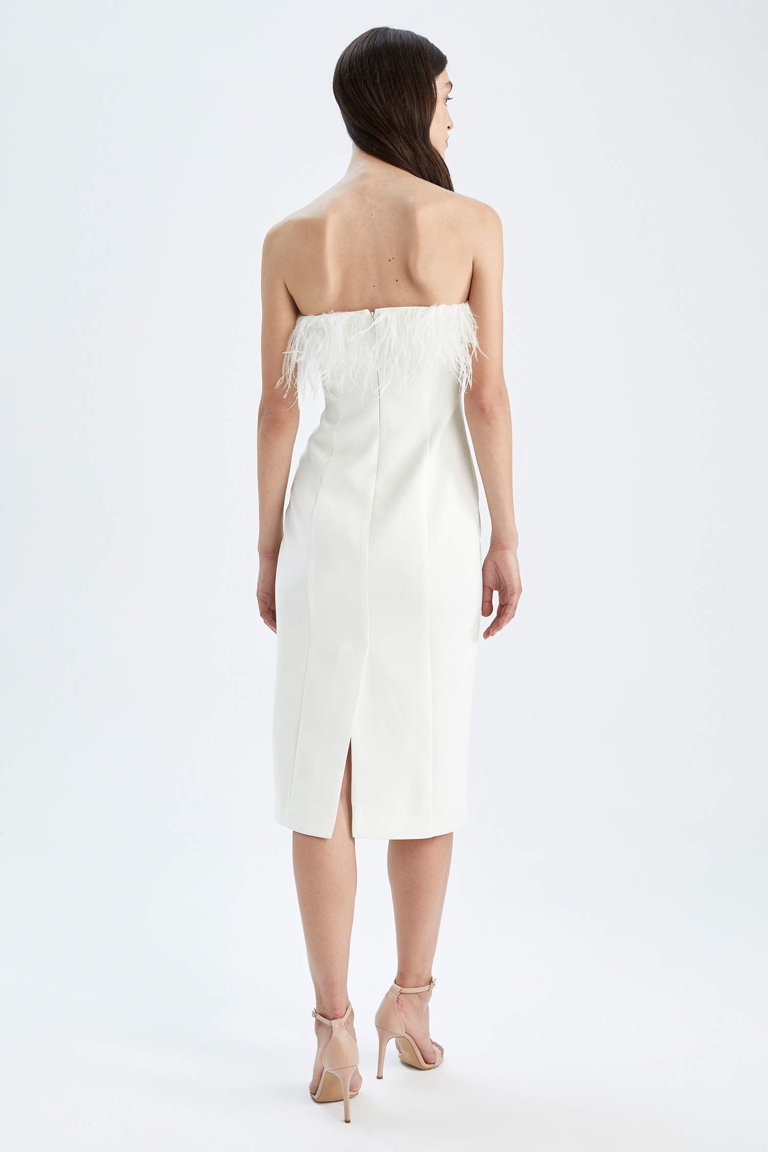 Defacto Nihan Peker Tasarım Straplez Yakası Tüy Detaylı Midi Elbise. 7