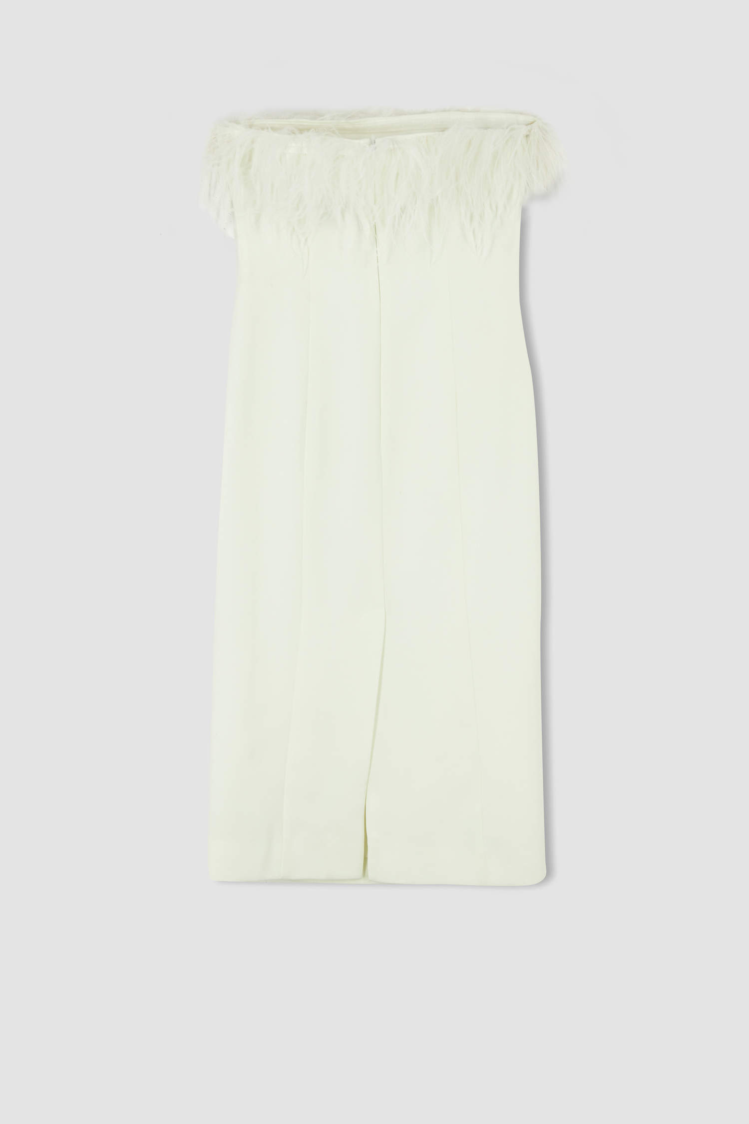 Defacto Nihan Peker Tasarım Straplez Yakası Tüy Detaylı Midi Elbise. 4