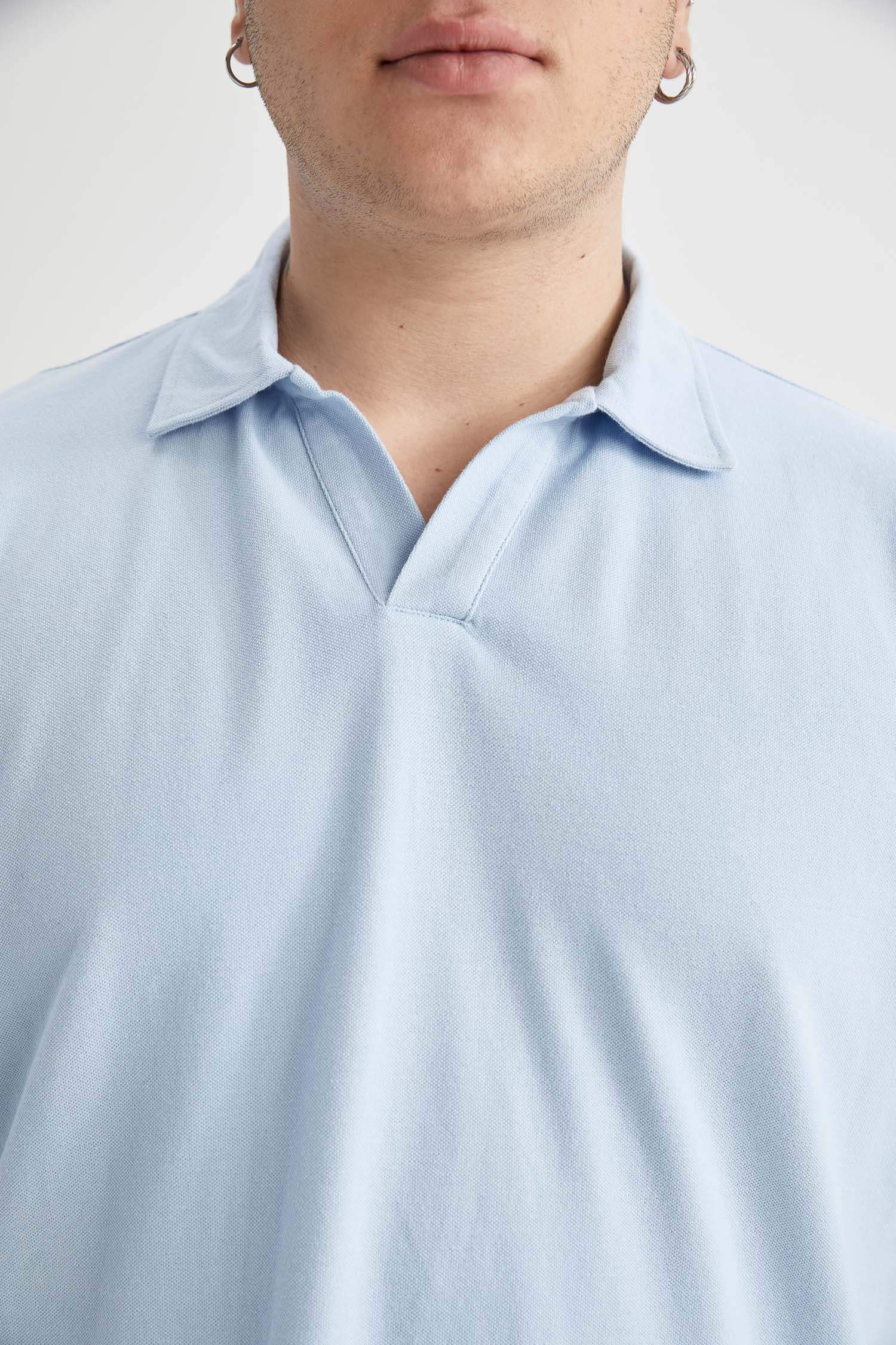 تيشيرت بولو قصة عادية