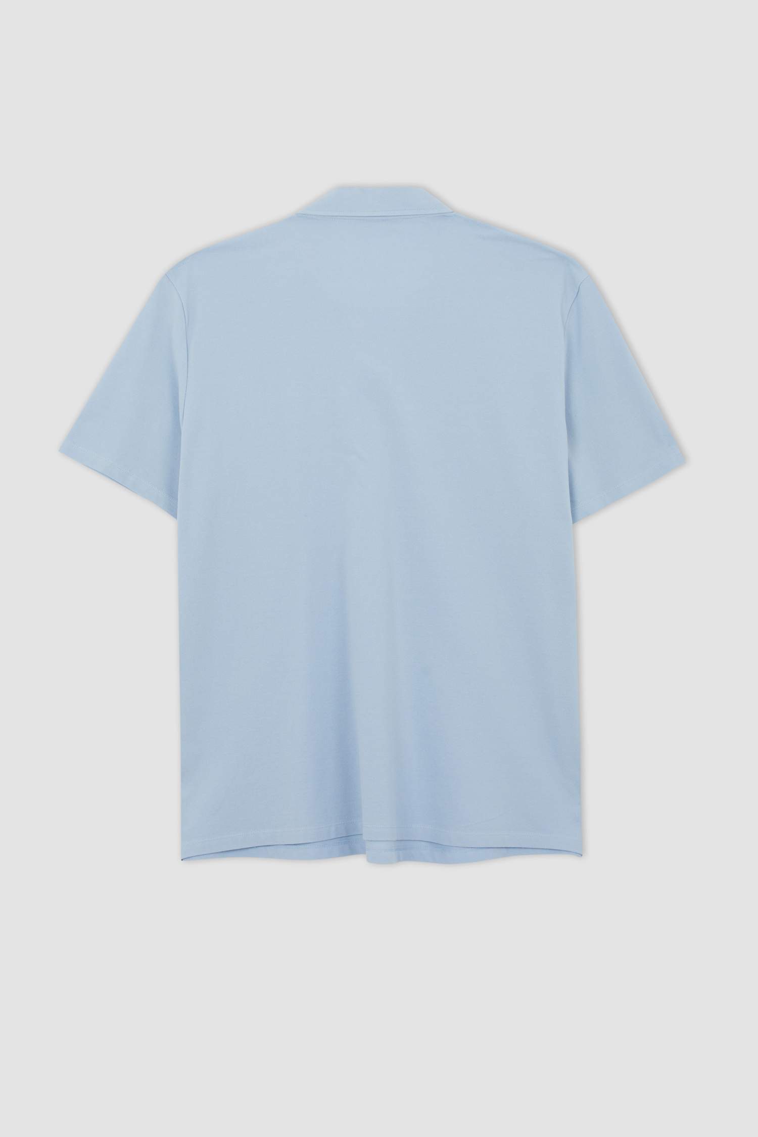 تيشيرت بولو قصة عادية