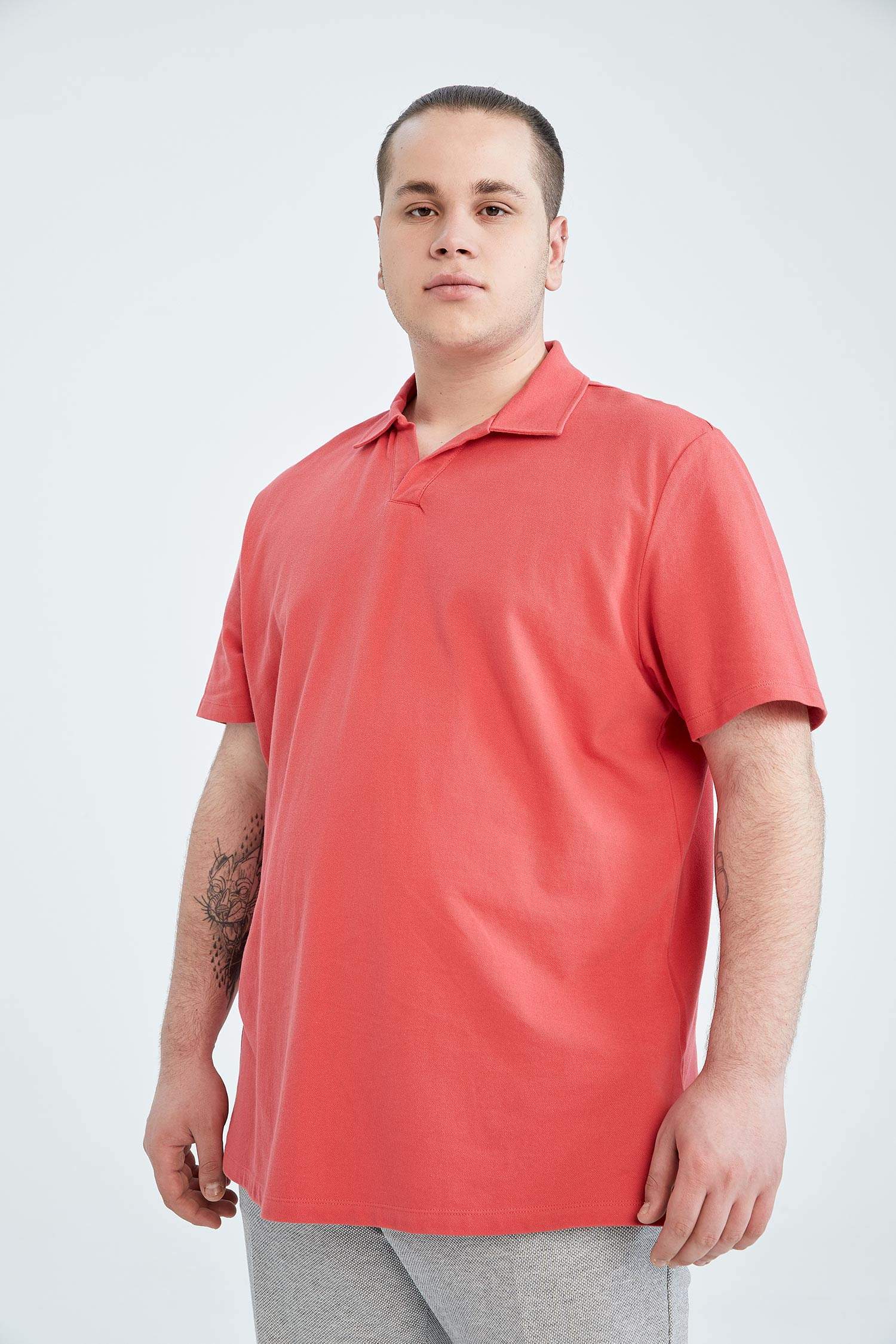 تيشيرت بولو قصة عادية