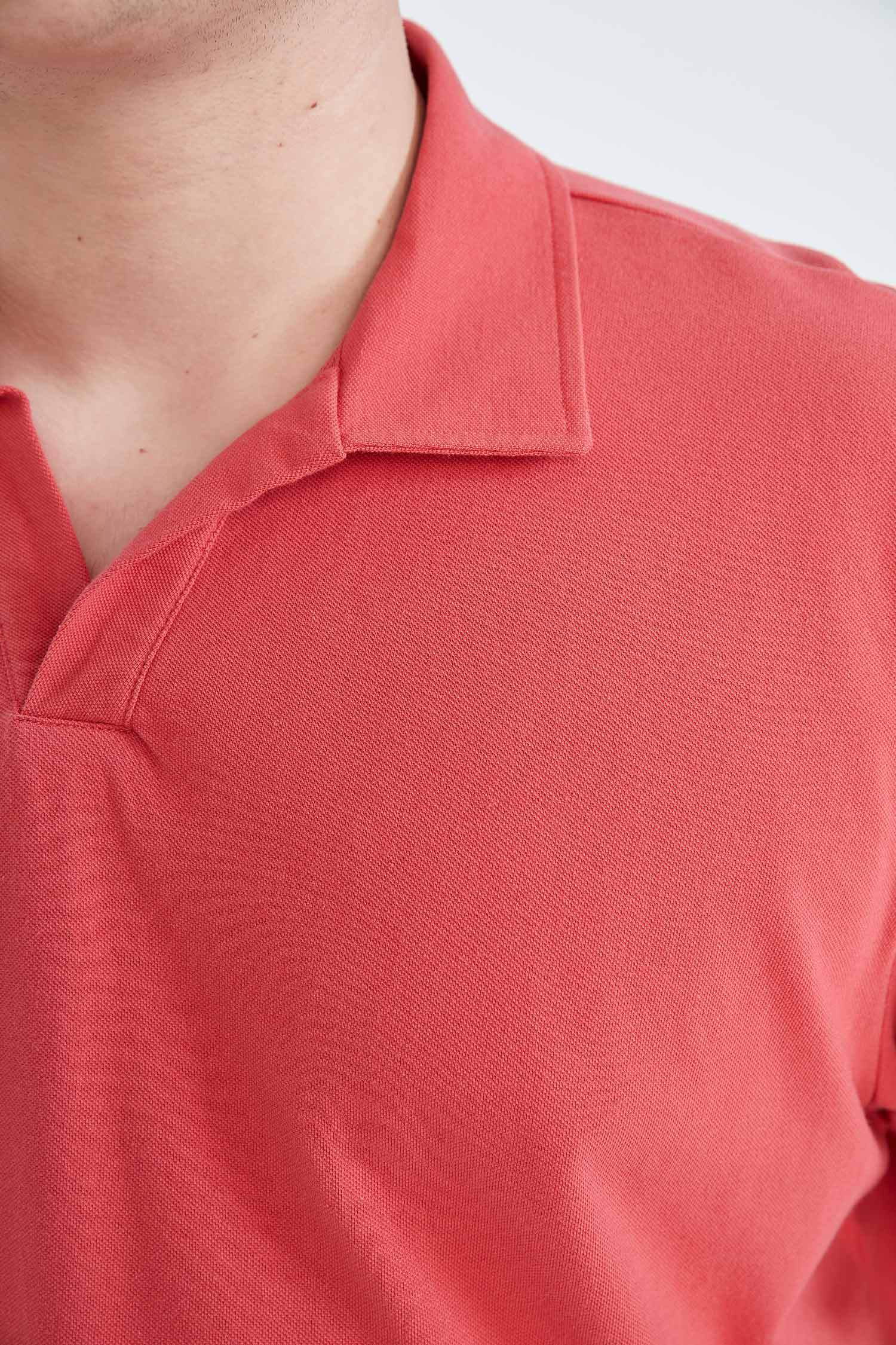 تيشيرت بولو قصة عادية