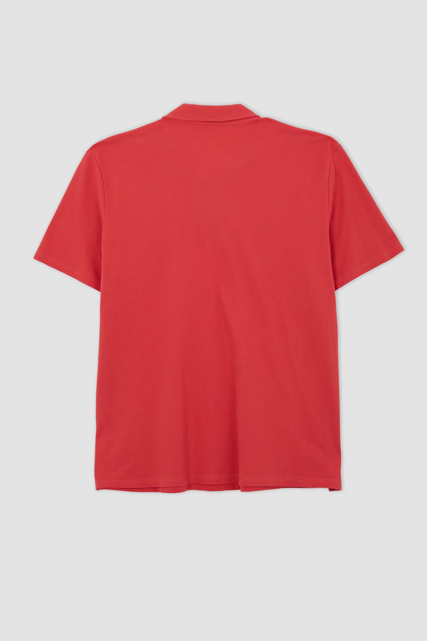 تيشيرت بولو قصة عادية