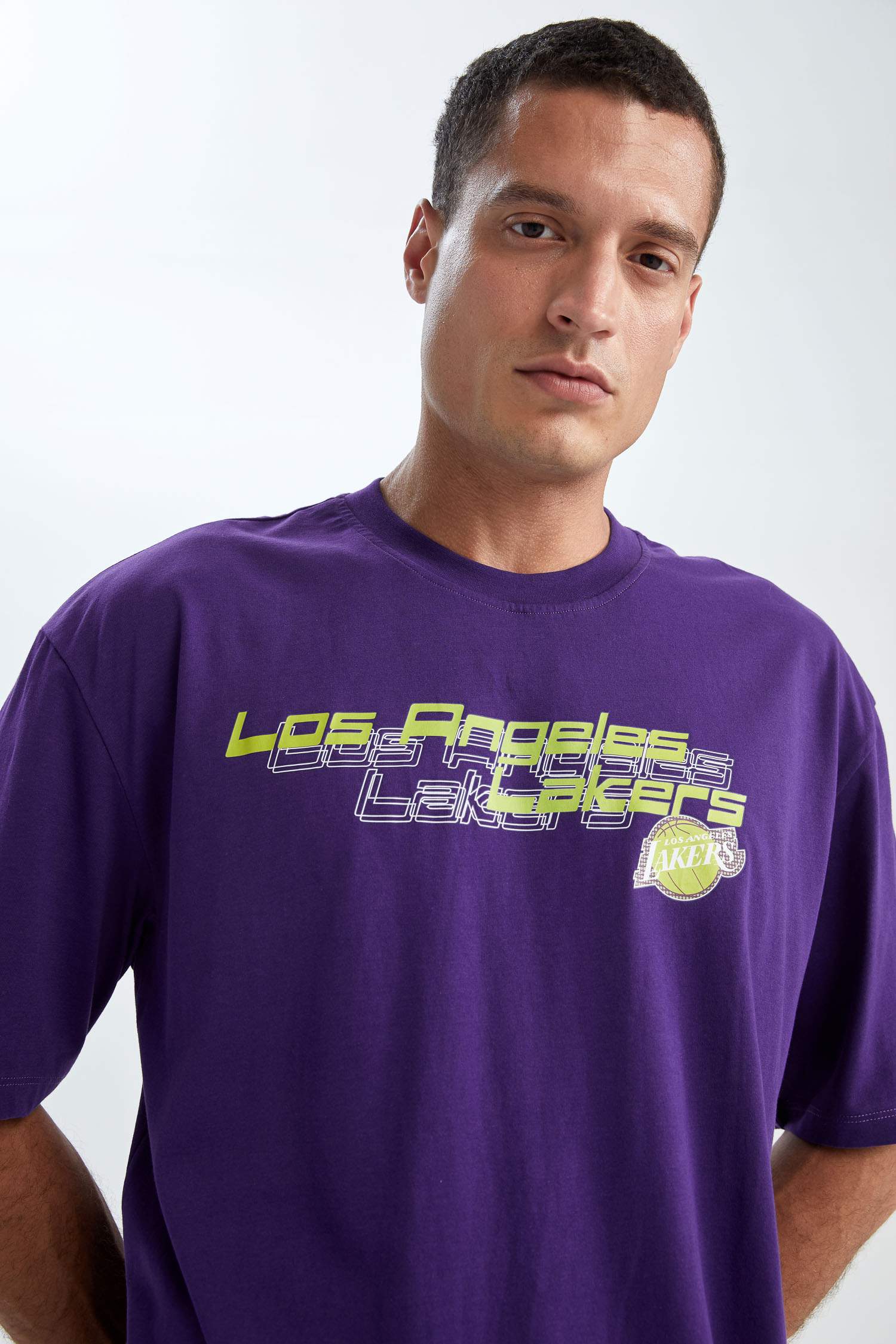 Purple MAN Defacto Fit NBA Los Angeles Lakers Licensed Regular Fit T-Shirt  2657176