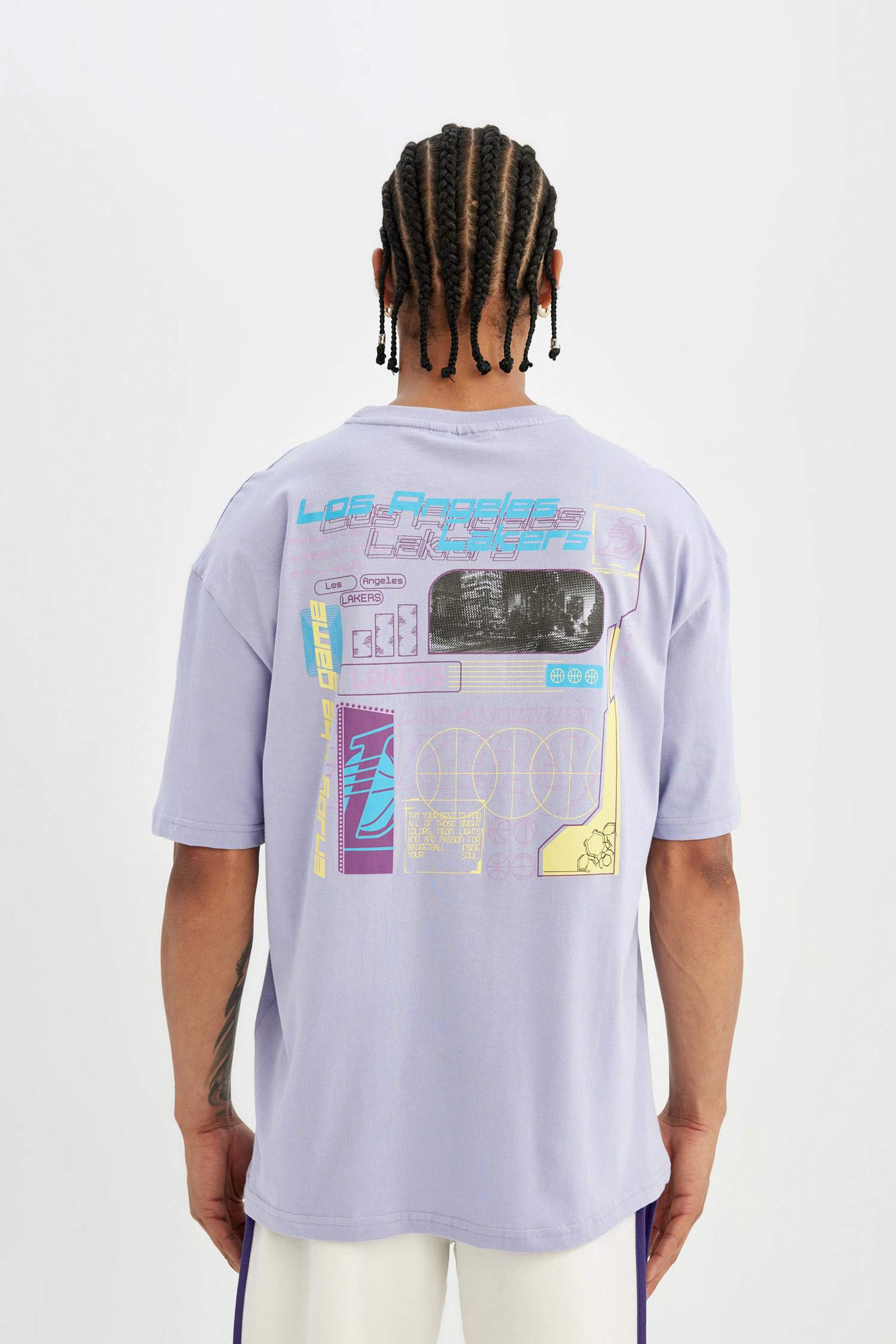 تي شيرت اوفر سايز برقبة مستديرة من لوس أنجلوس ليكرز