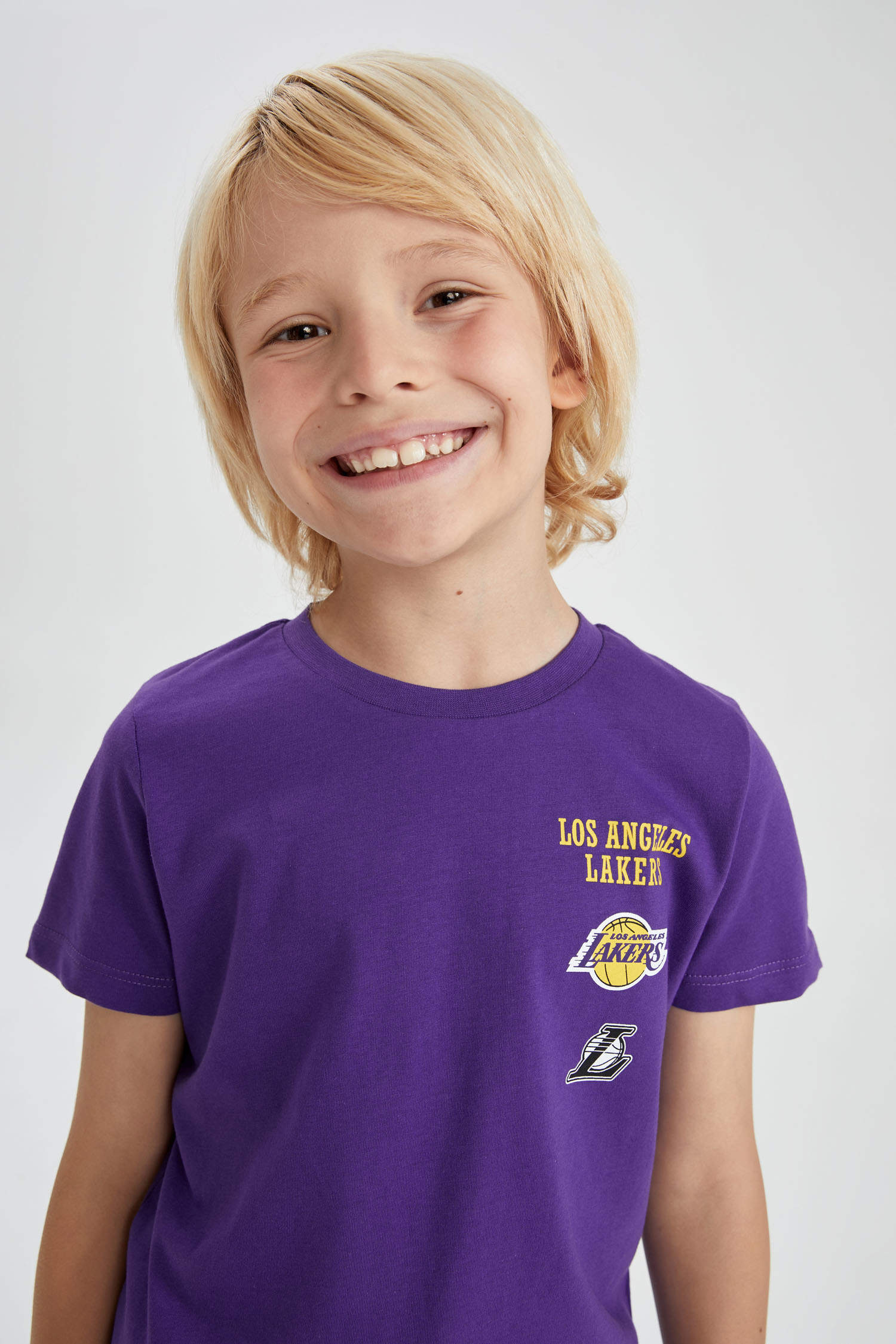 Defacto Erkek Çocuk NBA Los Angeles Lakers Bisiklet Yaka Kısa Kollu Tişört. 4