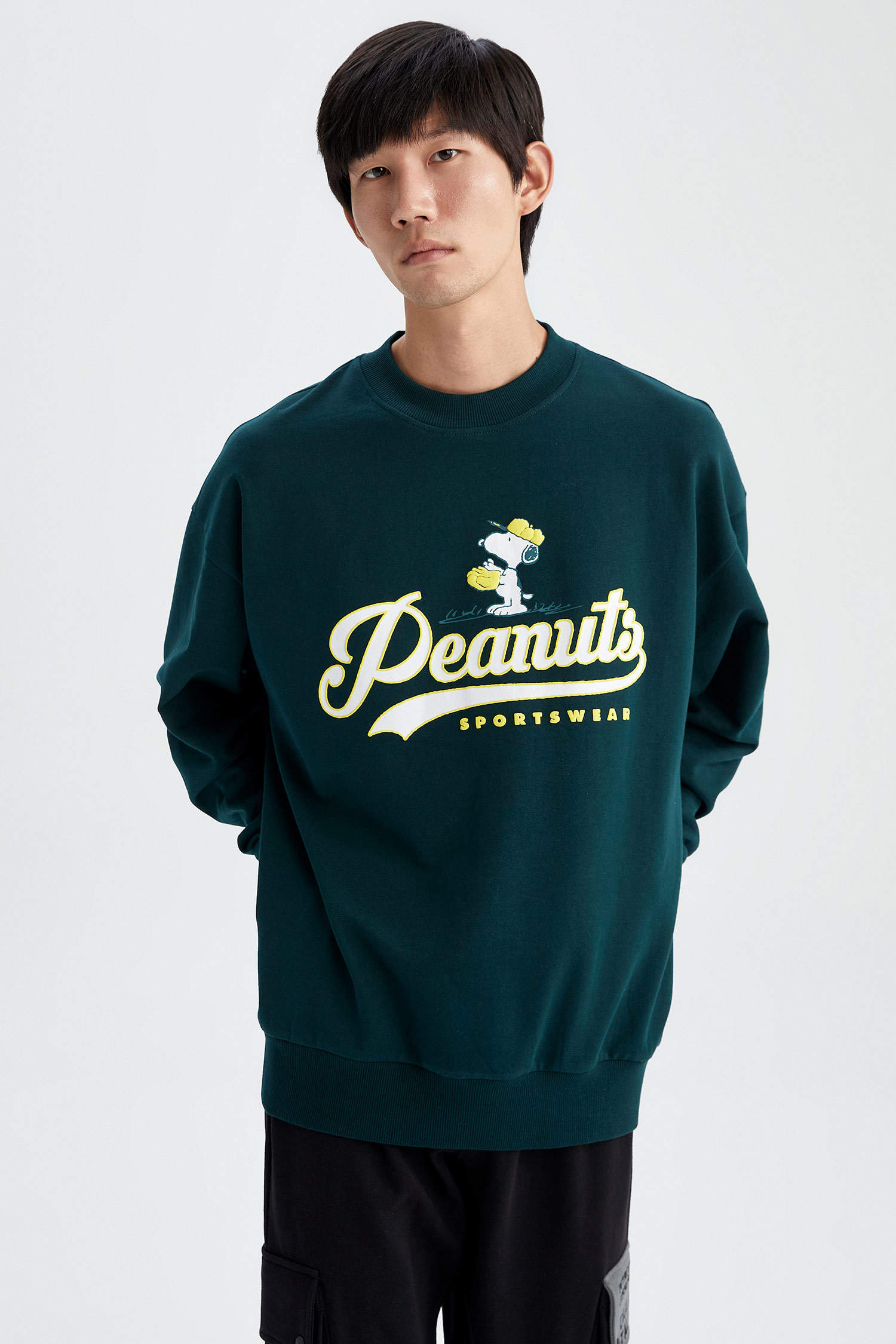Green MAN Oversize Fit Snoopy Licensed Sweatshirt 2559229