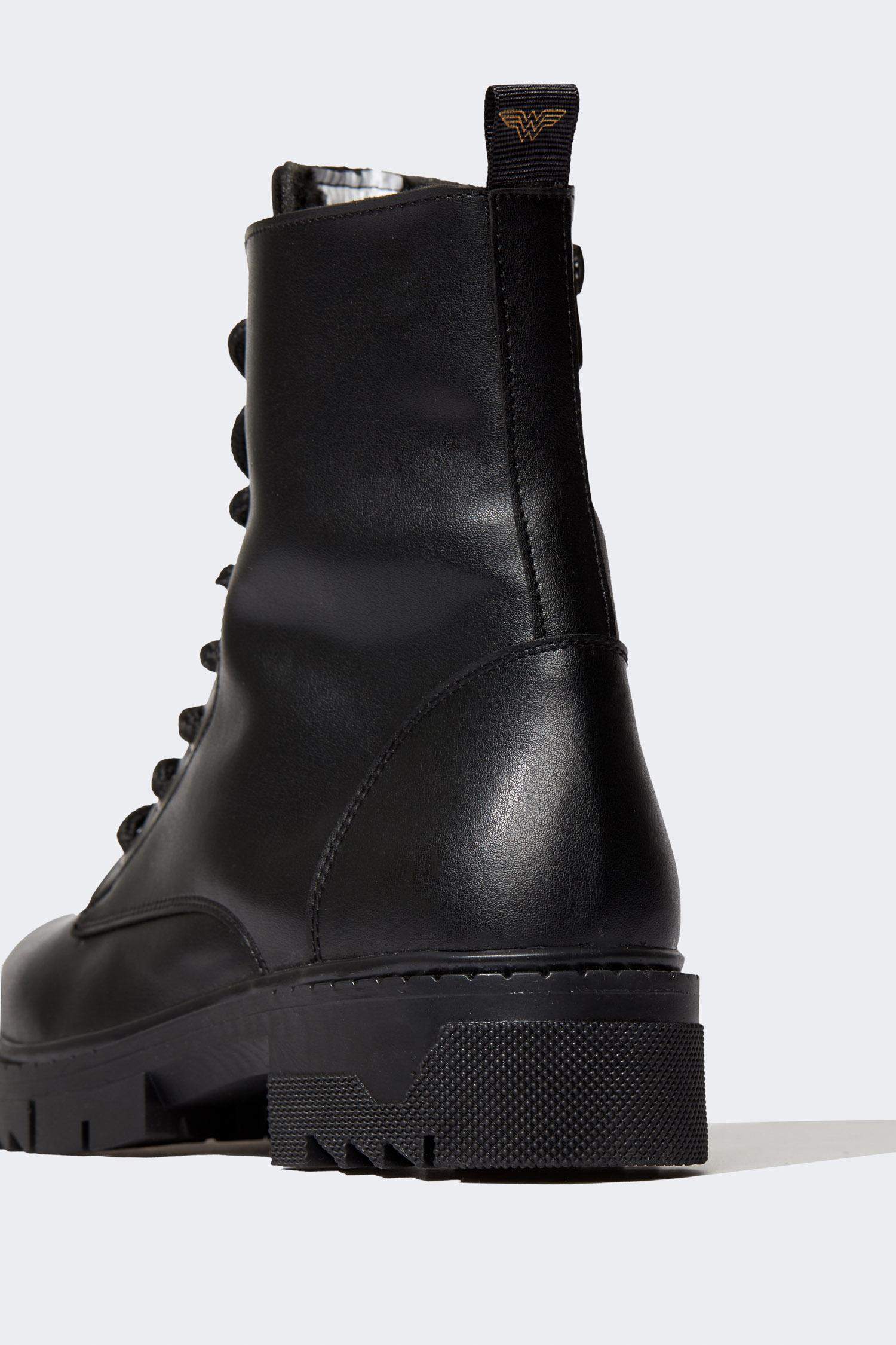 بوت بكعب سميك برباط وسحاب